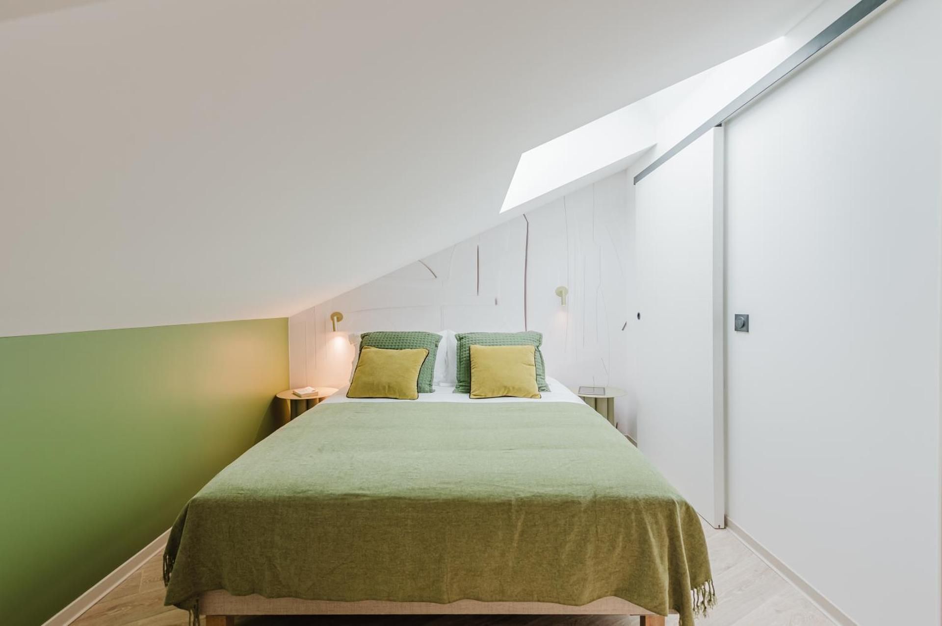 Studio Apartment with One Double Bed