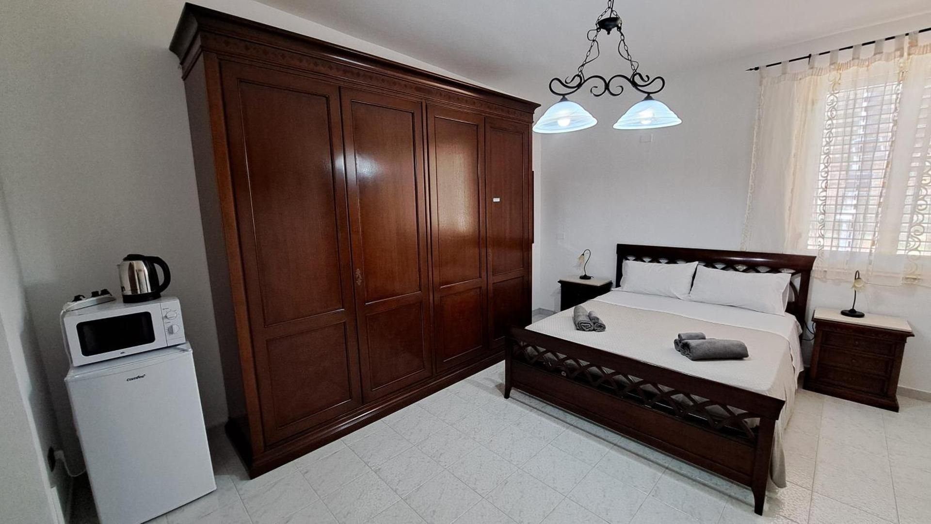 Deluxe Double Room with 2 Extra Beds