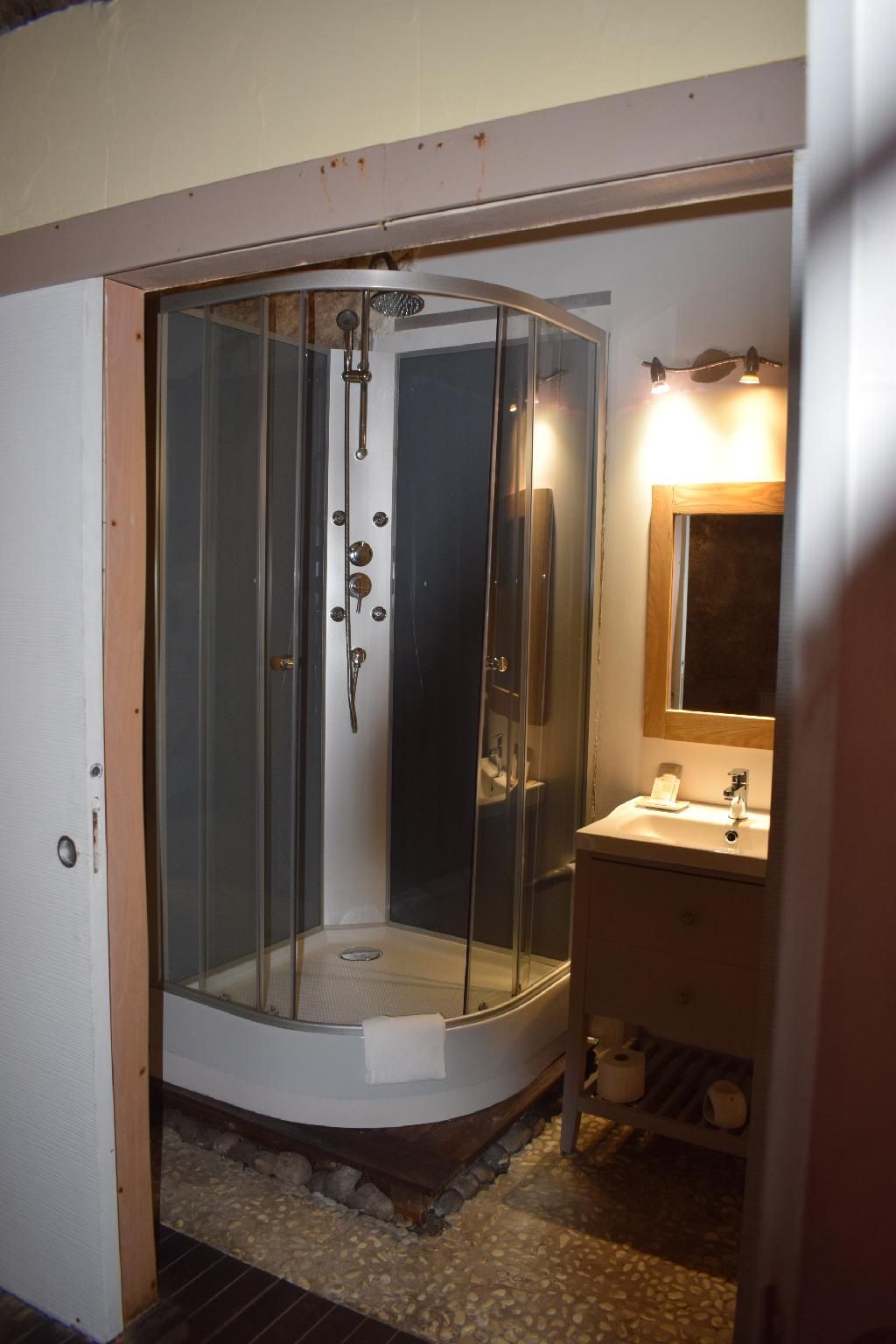 Huahine-Double-Classique-Salle de bain privée séparée