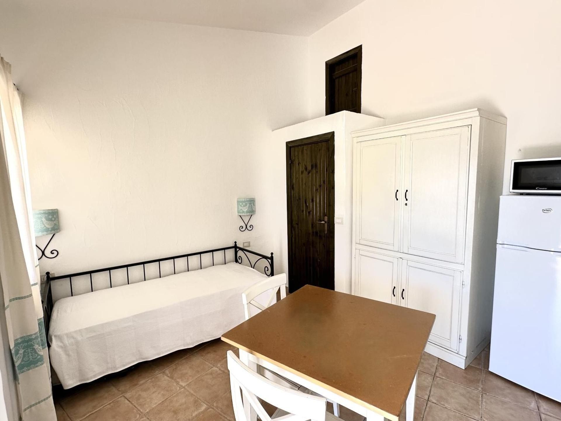 One-Bedroom Standard Apartment