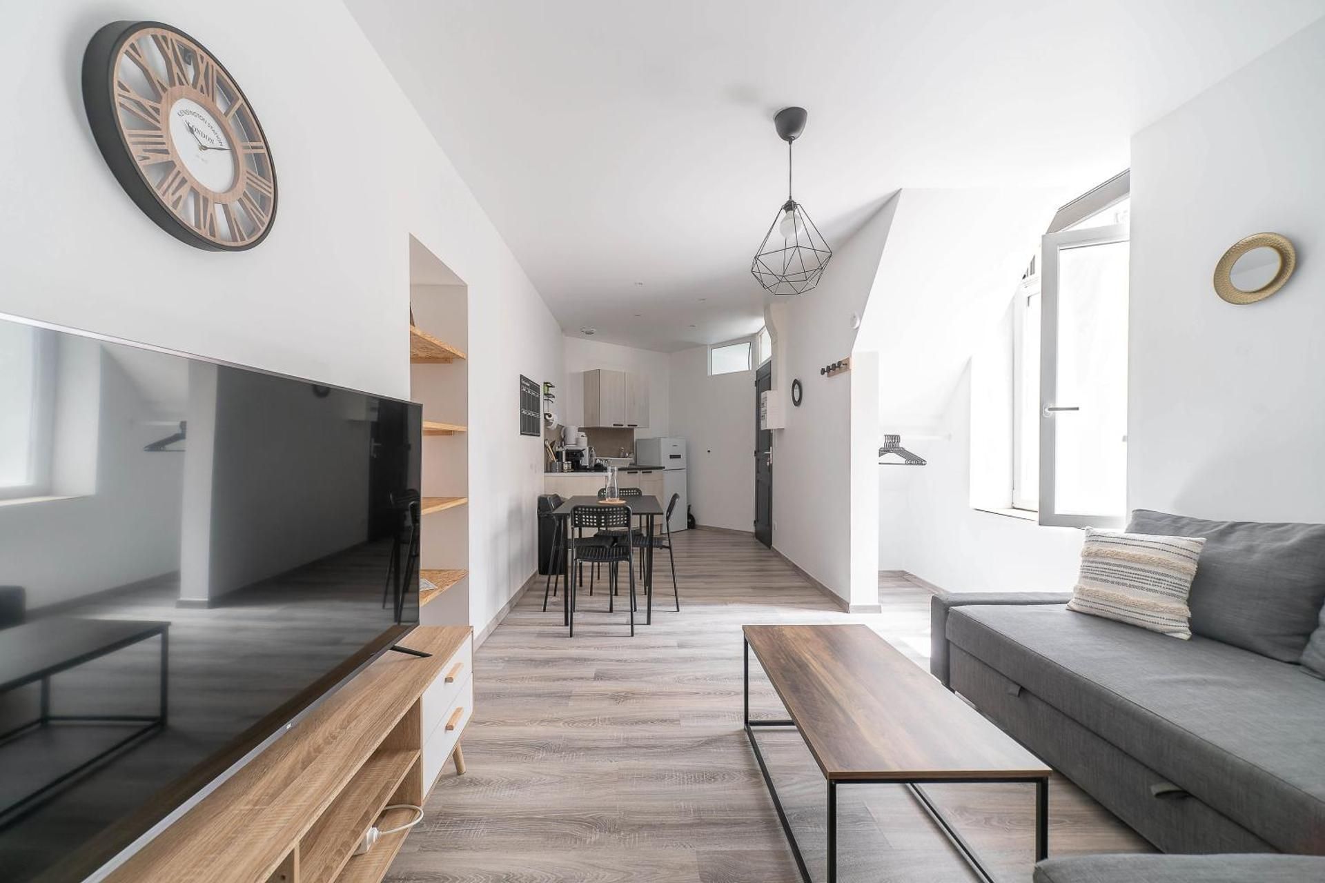 One-Bedroom Apartment