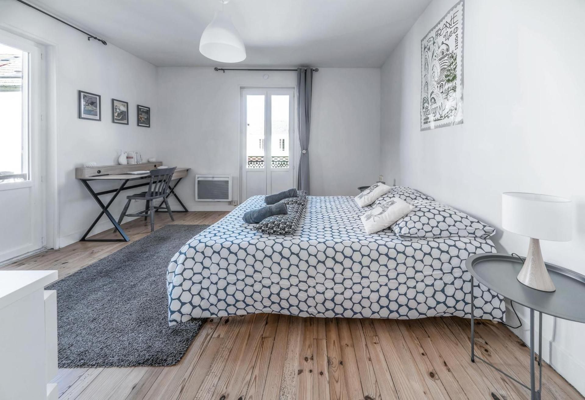 One-Bedroom Apartment