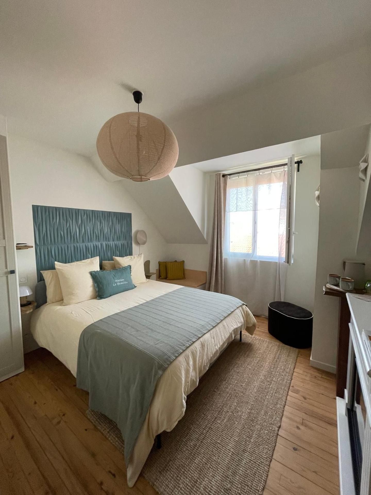Deluxe Queen Room