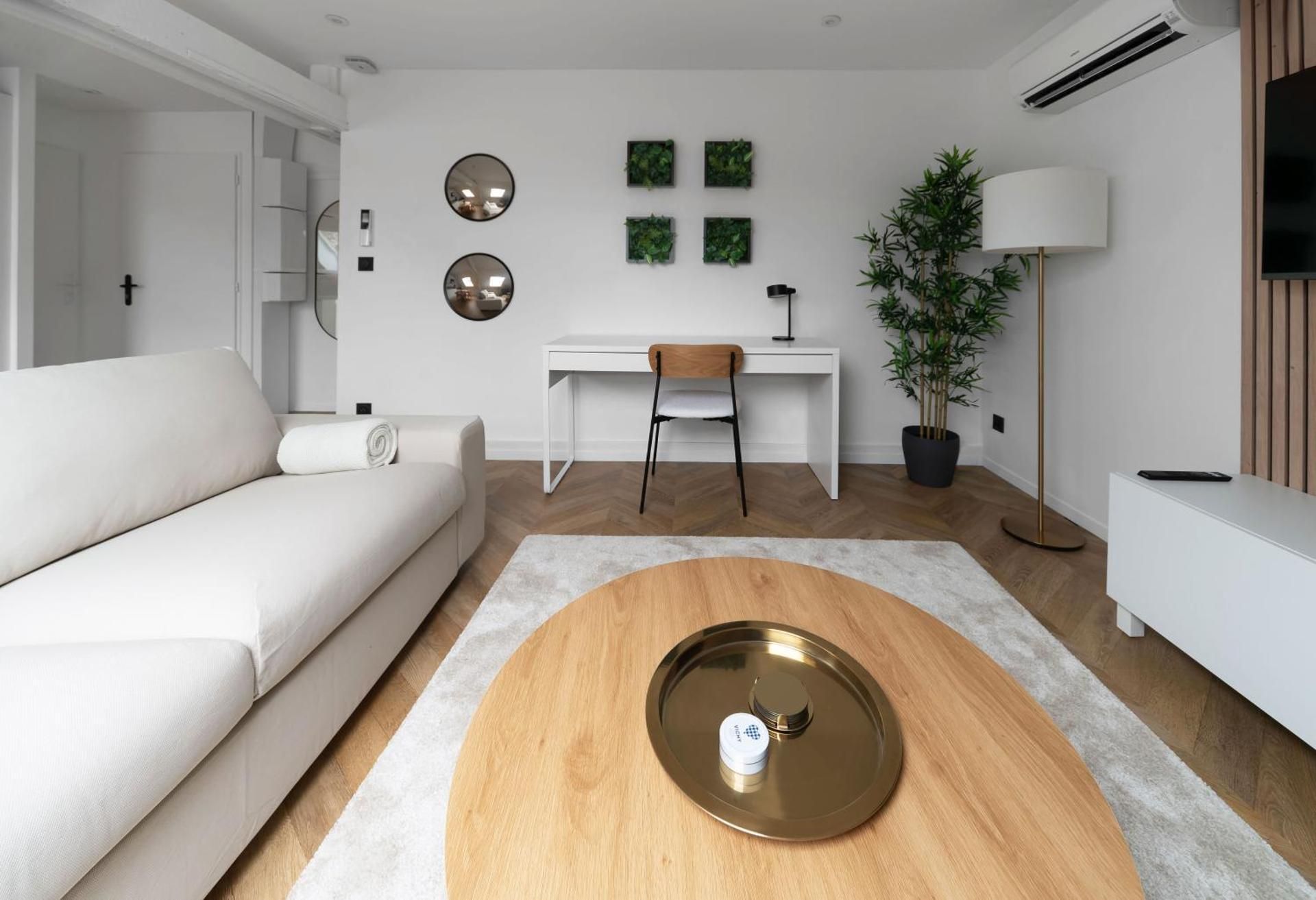 One-Bedroom Deluxe Apartment