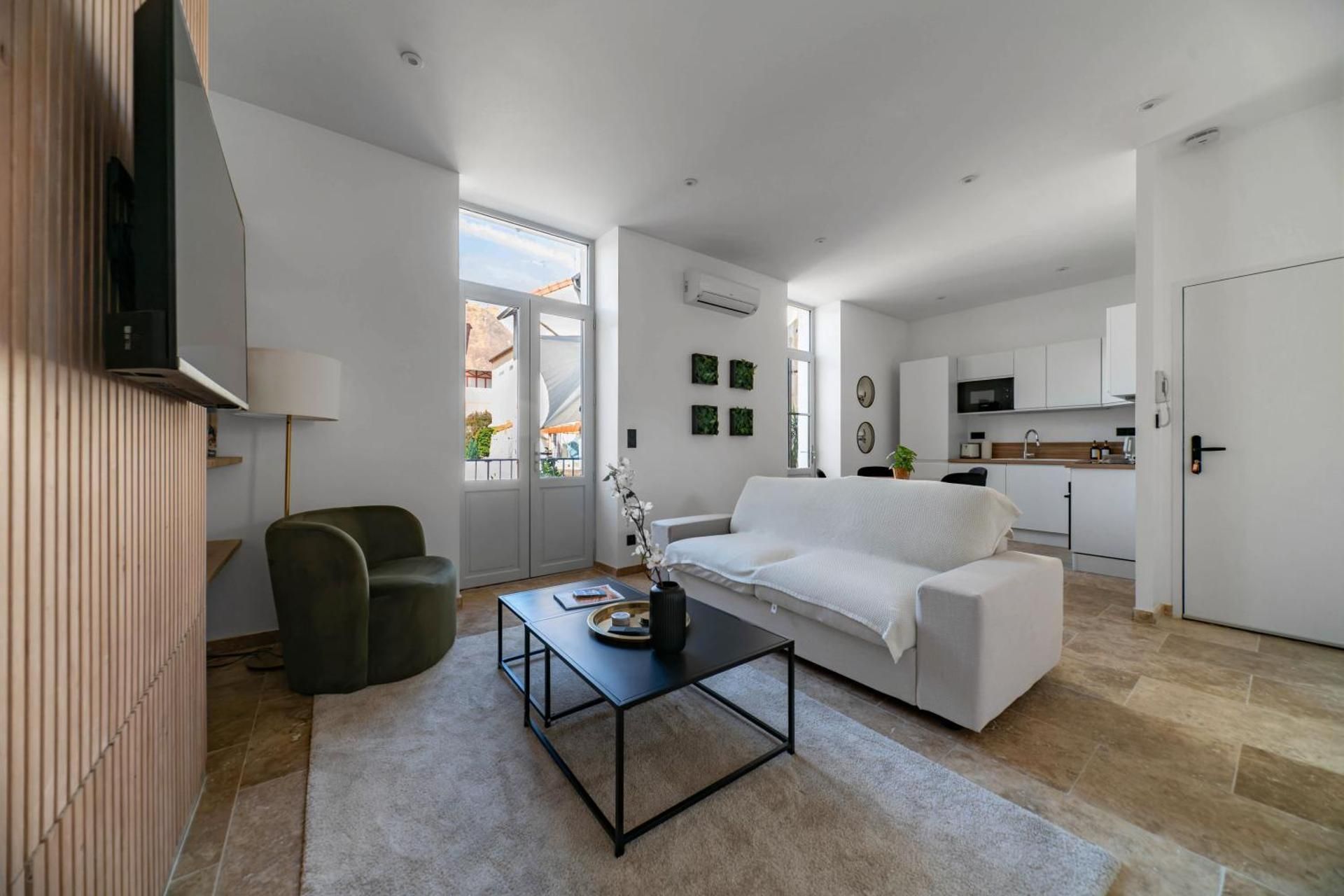 One-Bedroom Apartment