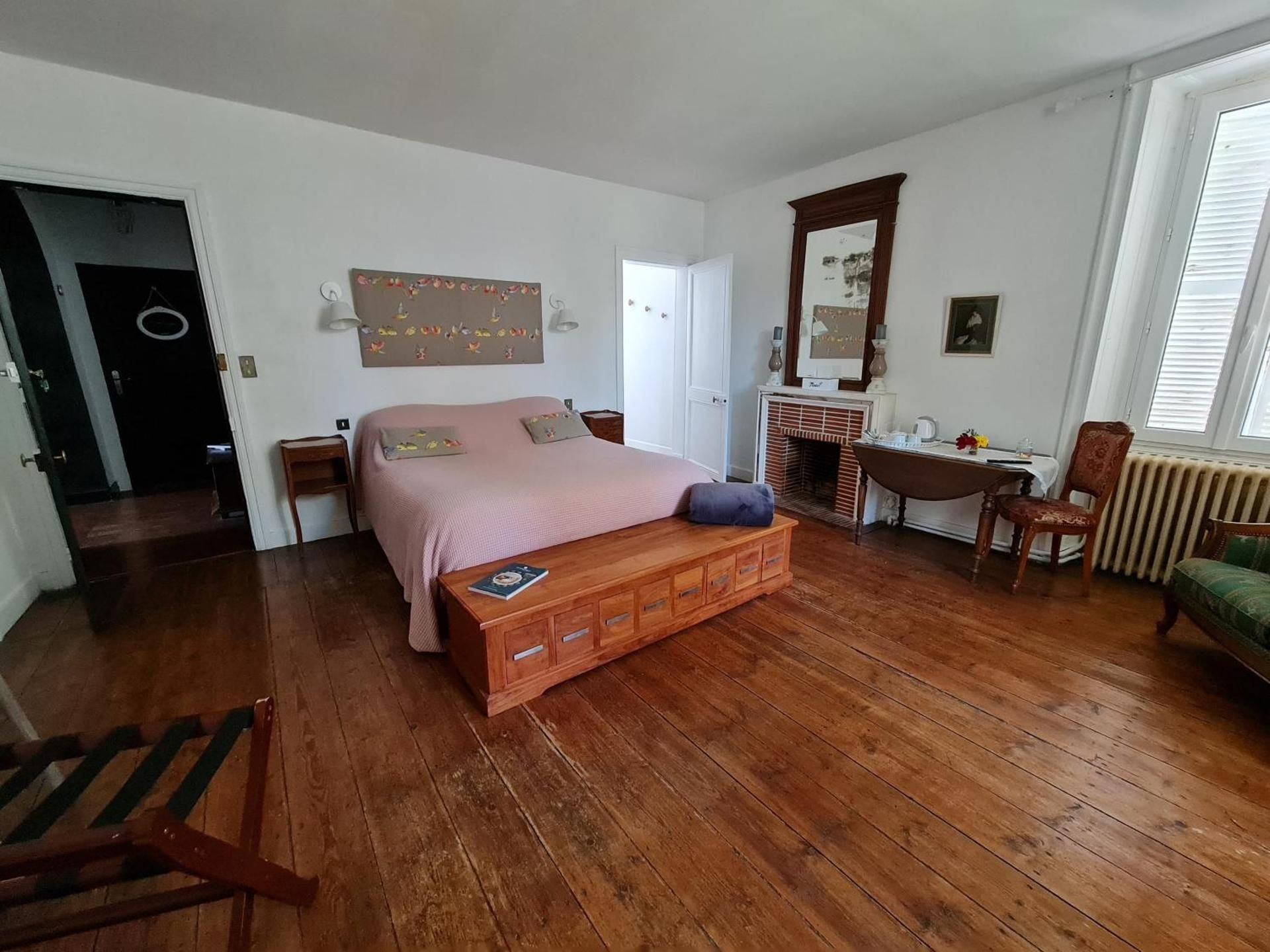 Chateau de Champblanc Suite with Garden View 2