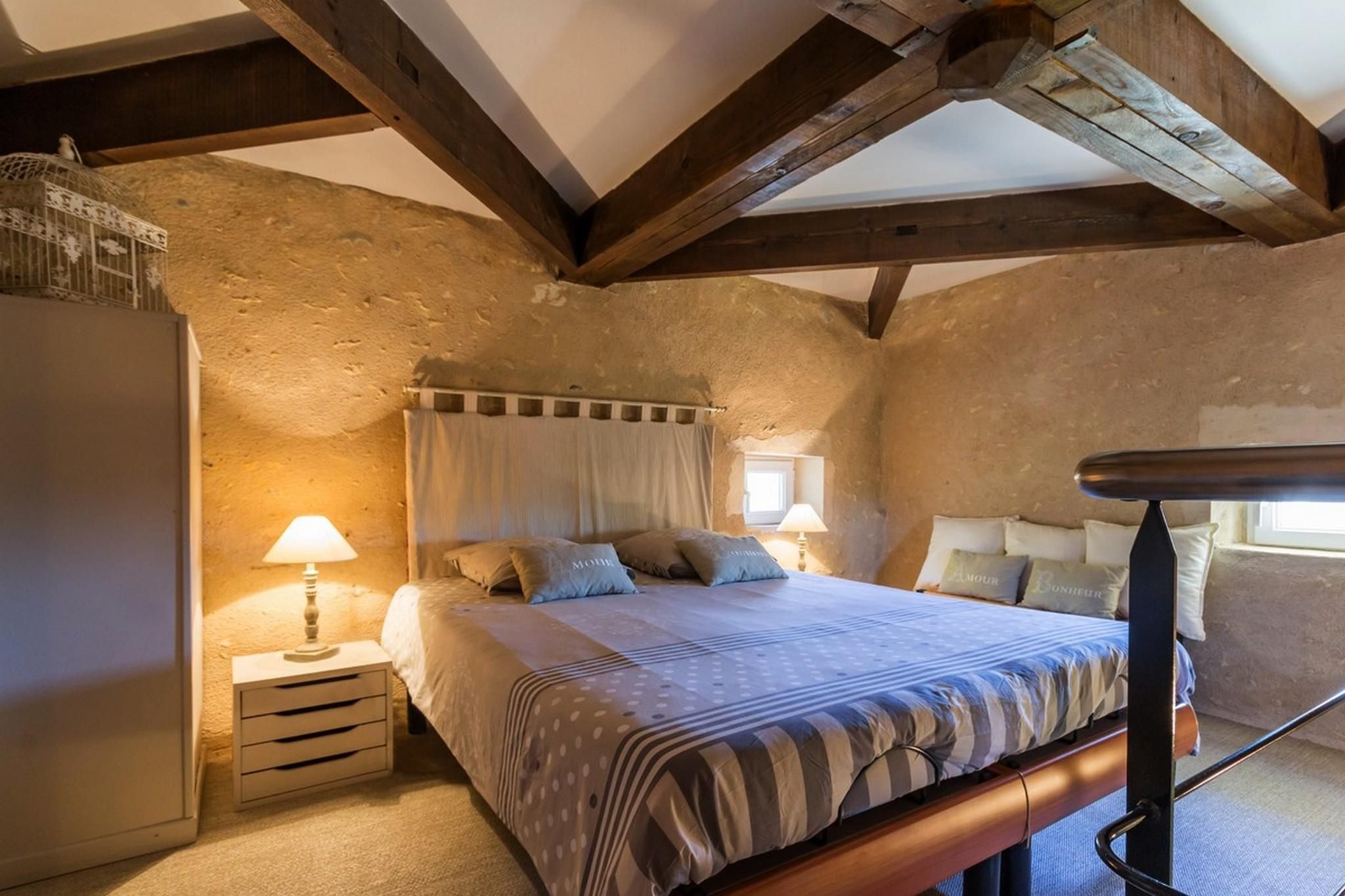 Gites de Gondières Le Pigeonnier de Gondière-Gîte-Romantique-Salle d'eau-Vue sur Jardin