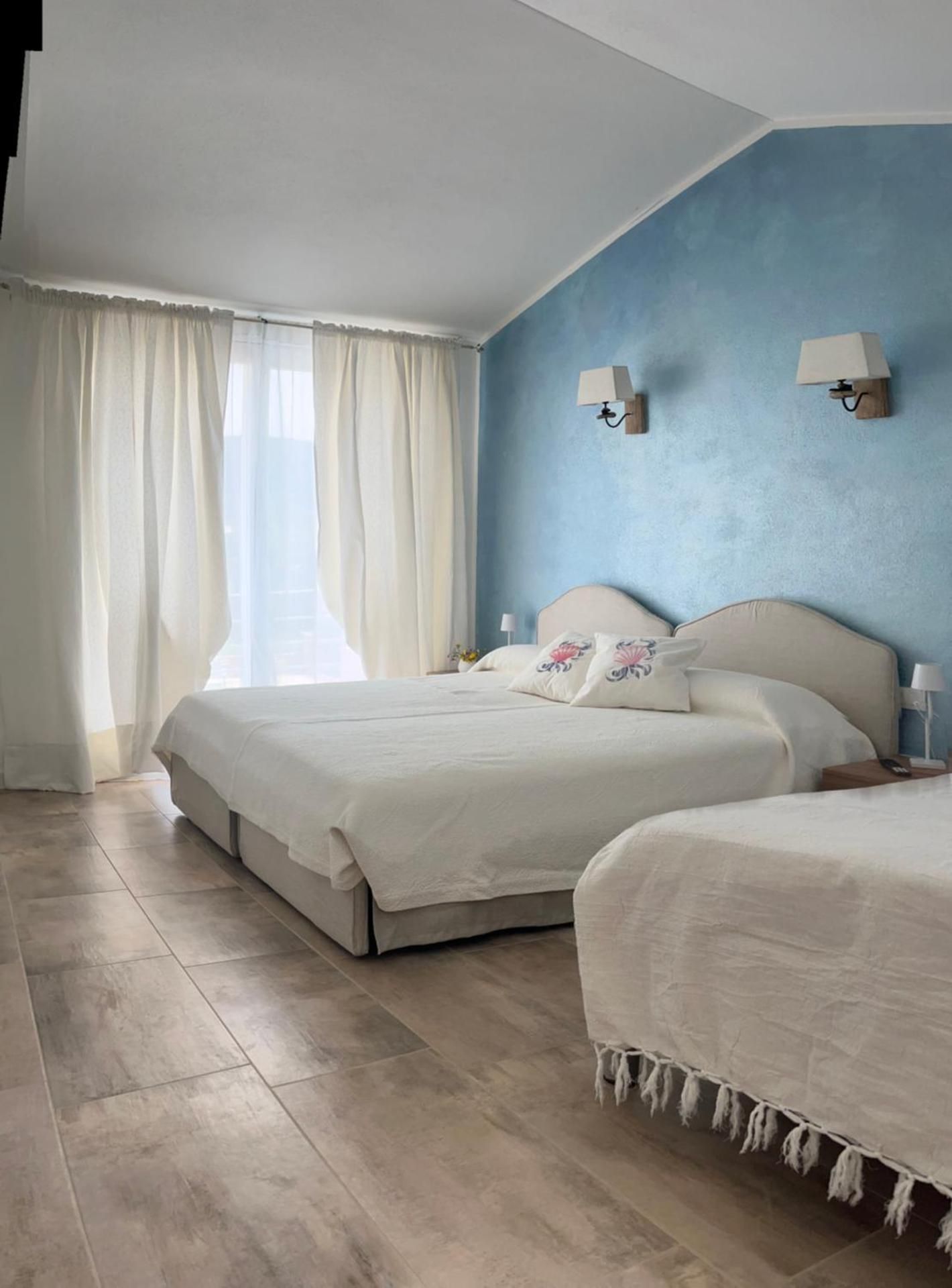 Deluxe Double Room with Extra Bed