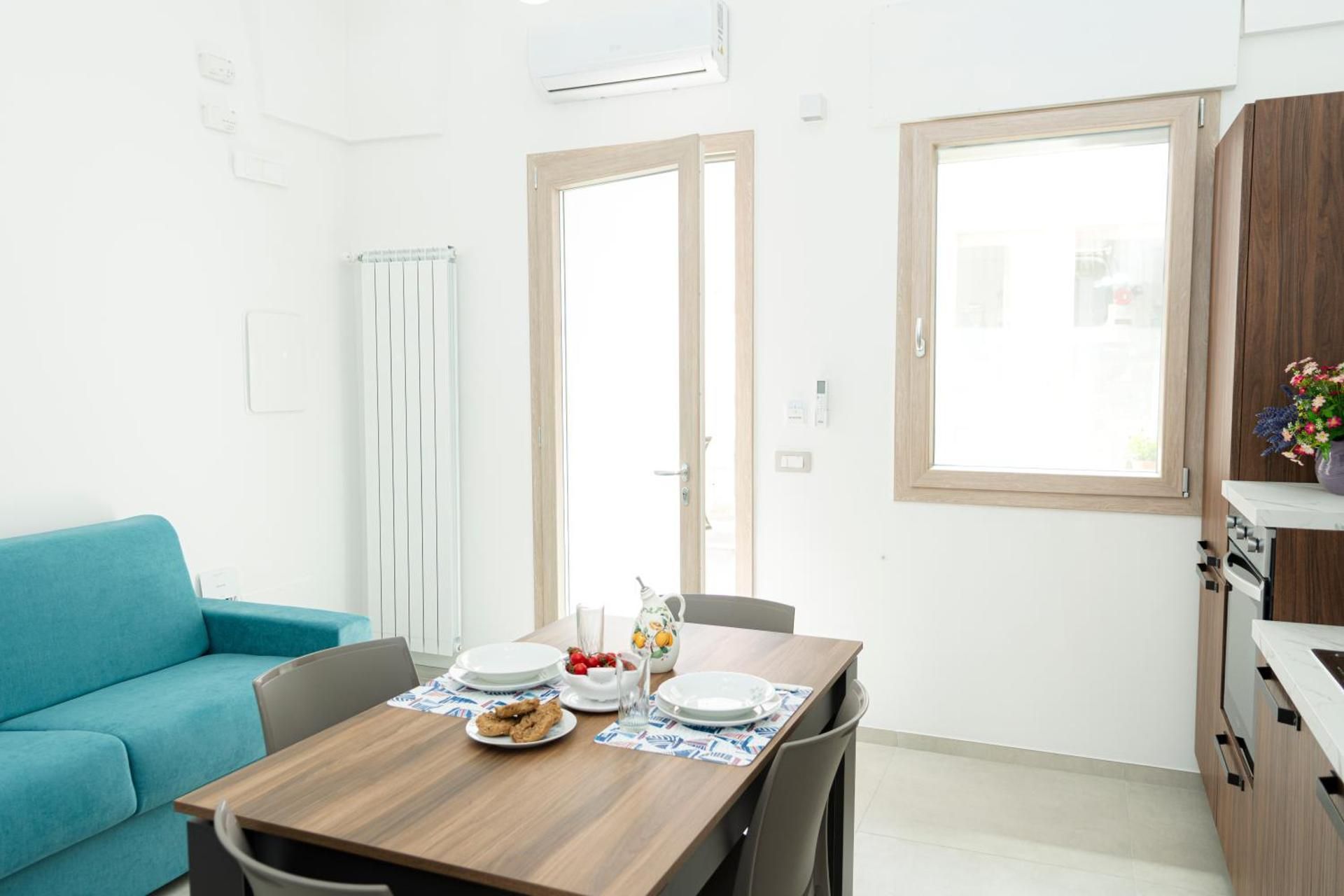 Deluxe One-Bedroom Apartment