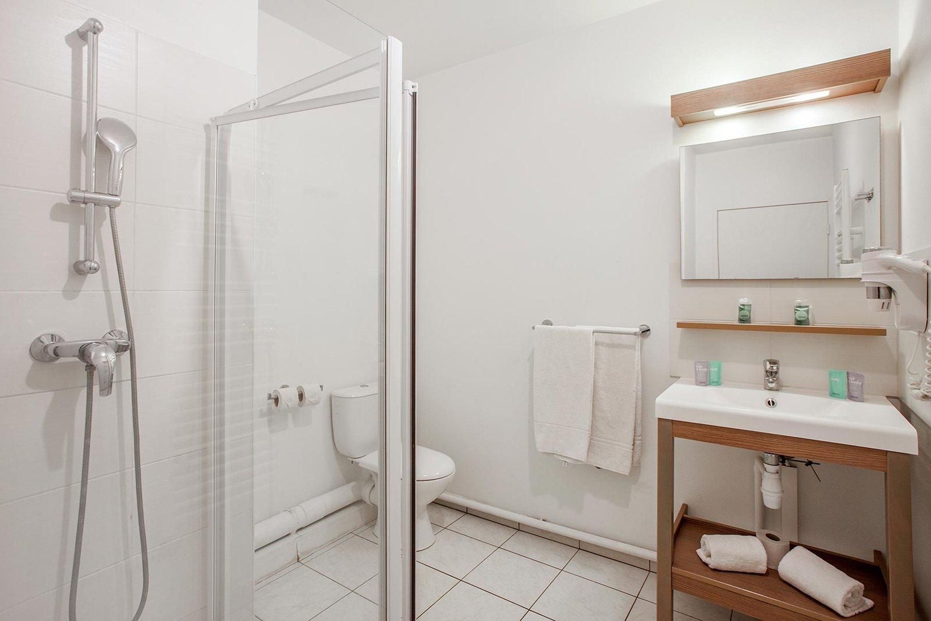 amenity (guest room)