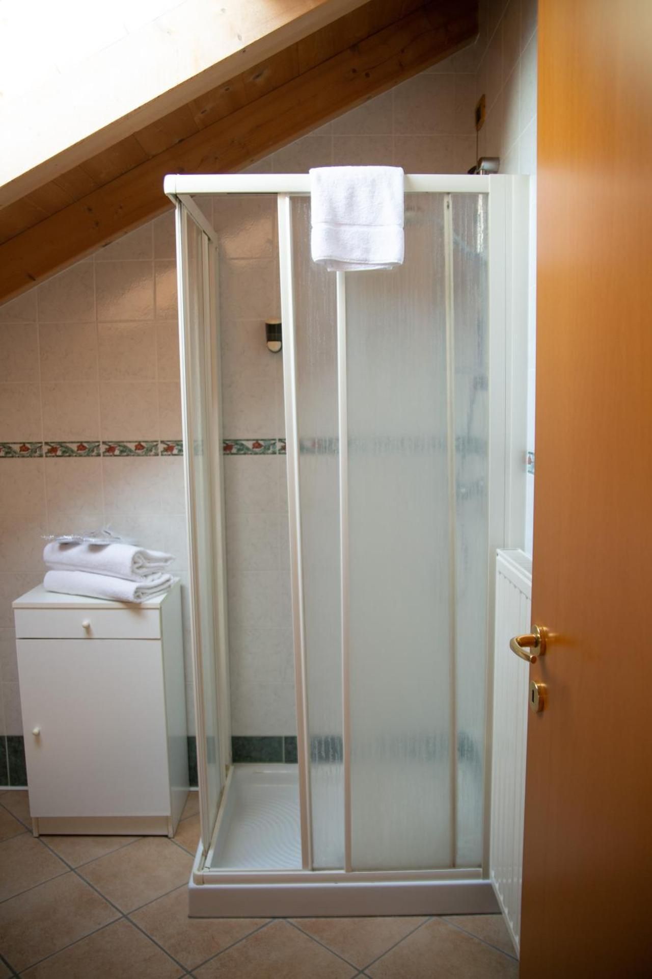 Rifugio Pranolz Twin Room 3