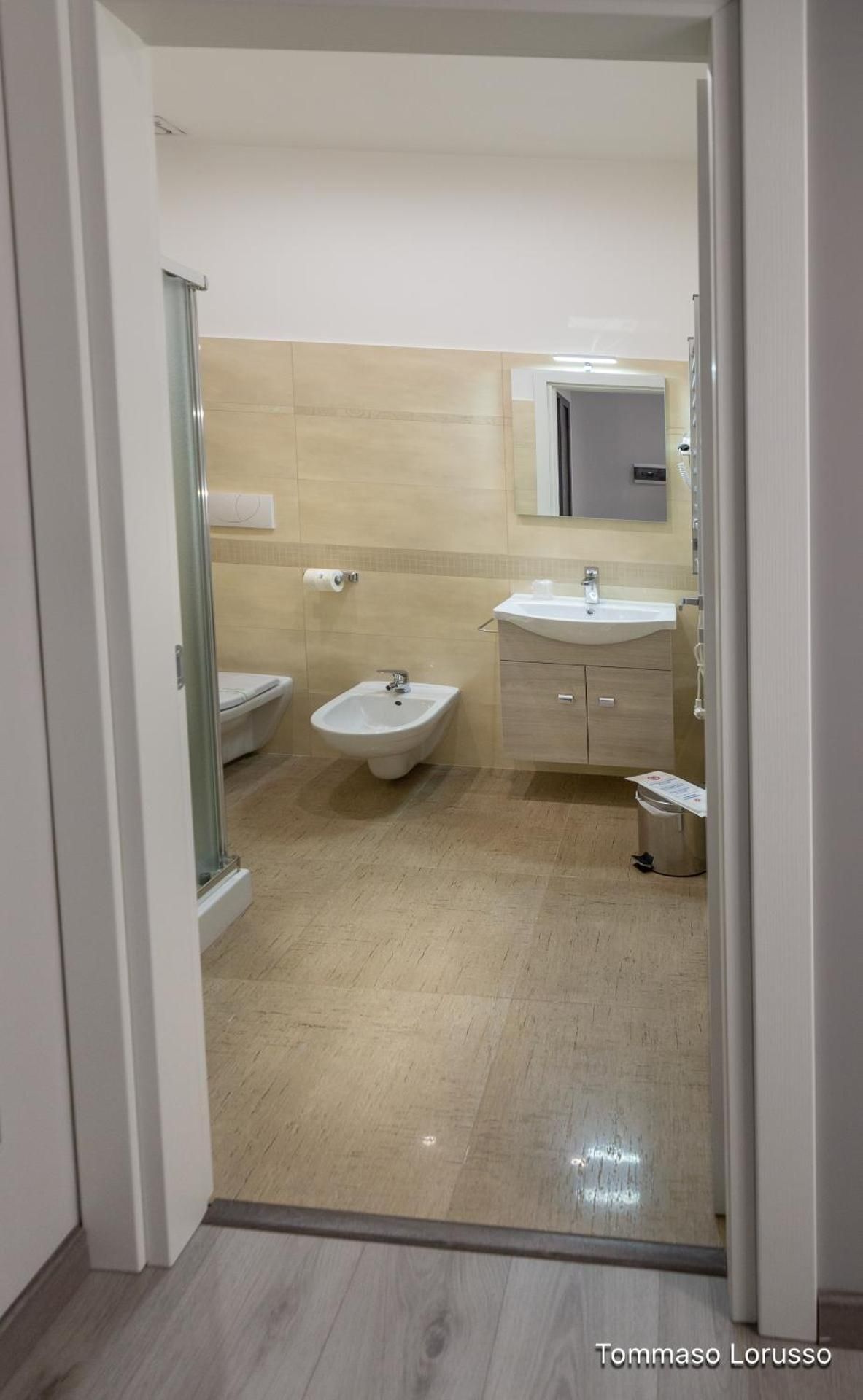 HOLYGOLD Suite **** King Room with Two King Beds 2