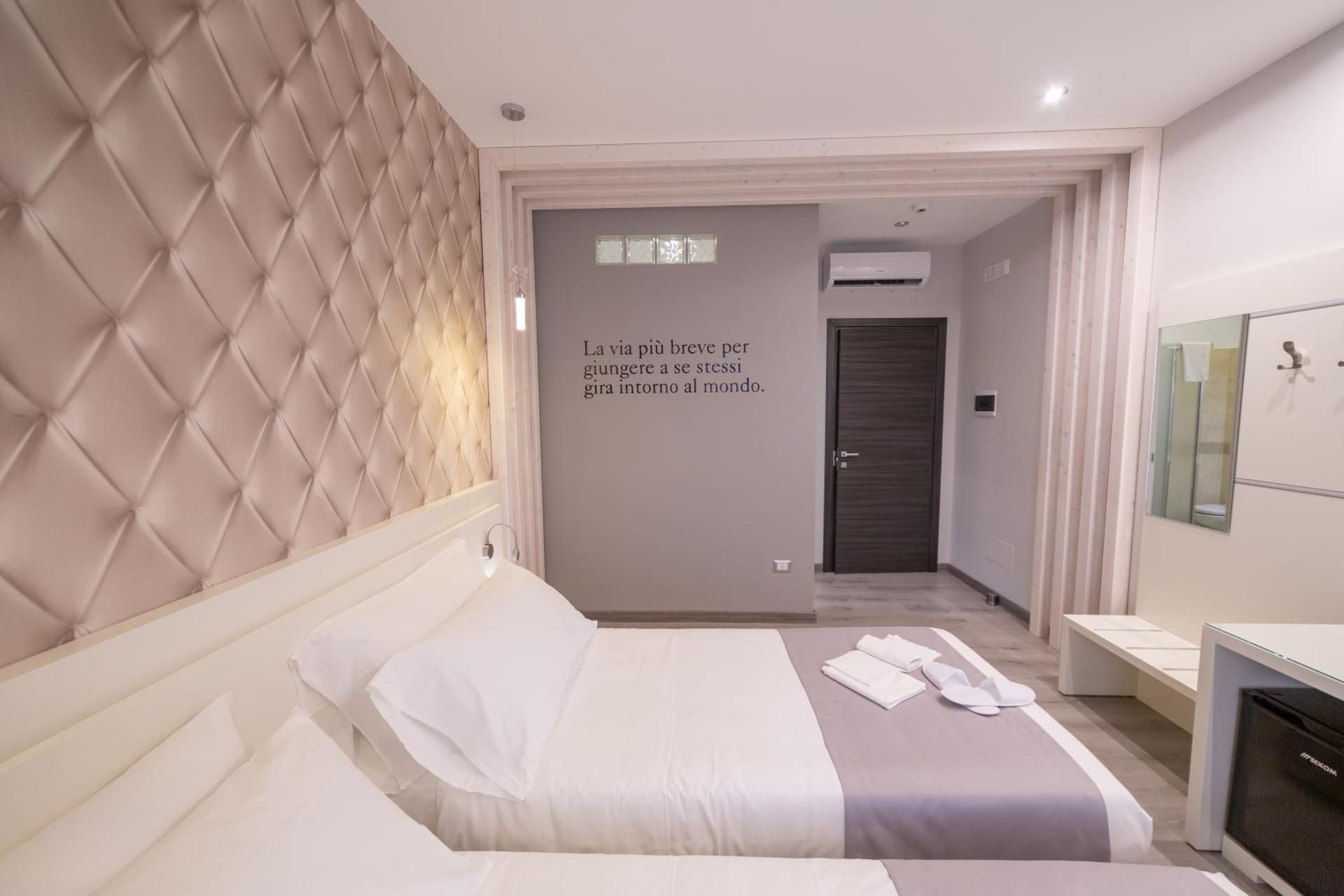 HOLYGOLD Suite **** Deluxe Double or Twin Room with Balcony 2