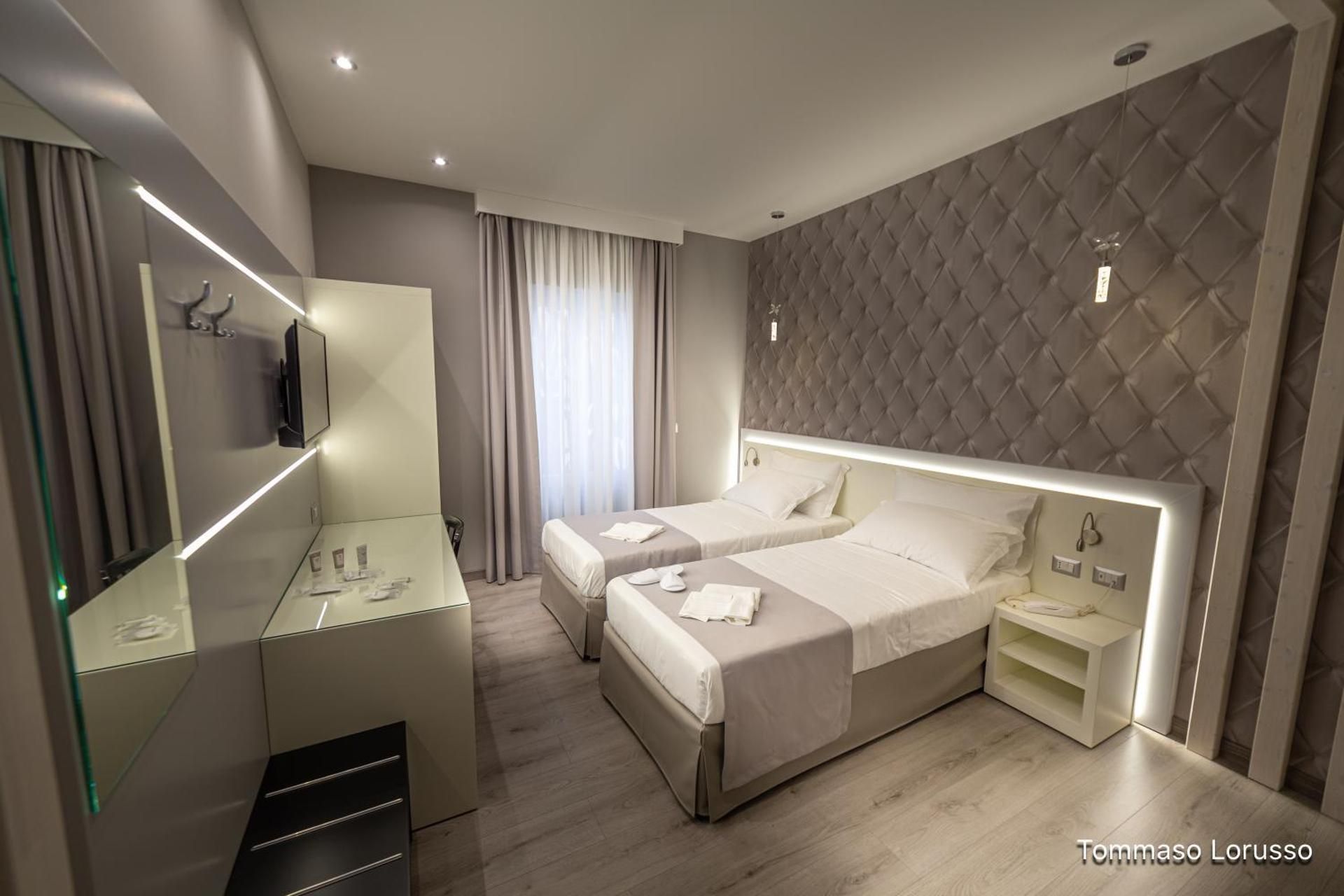 HOLYGOLD Suite **** King Room with Two King Beds