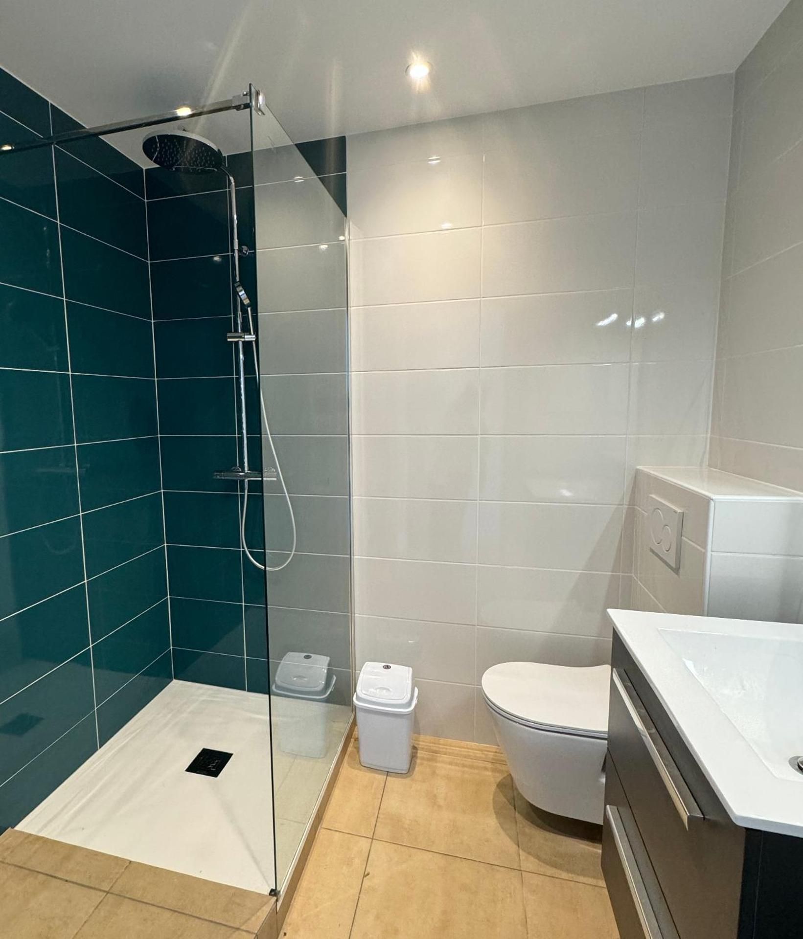 Quadruple Room with Private Bathroom