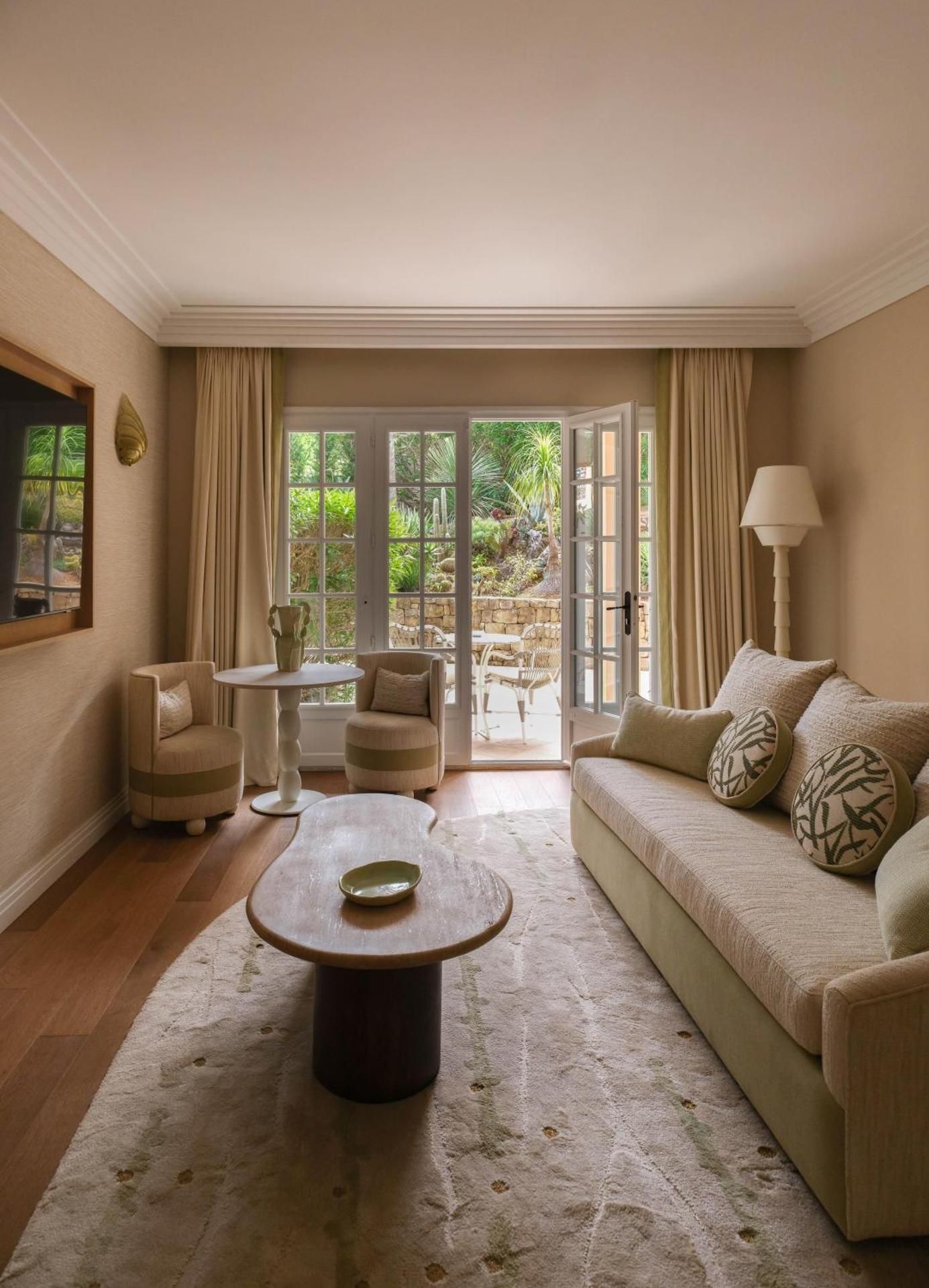 Suite with Garden View