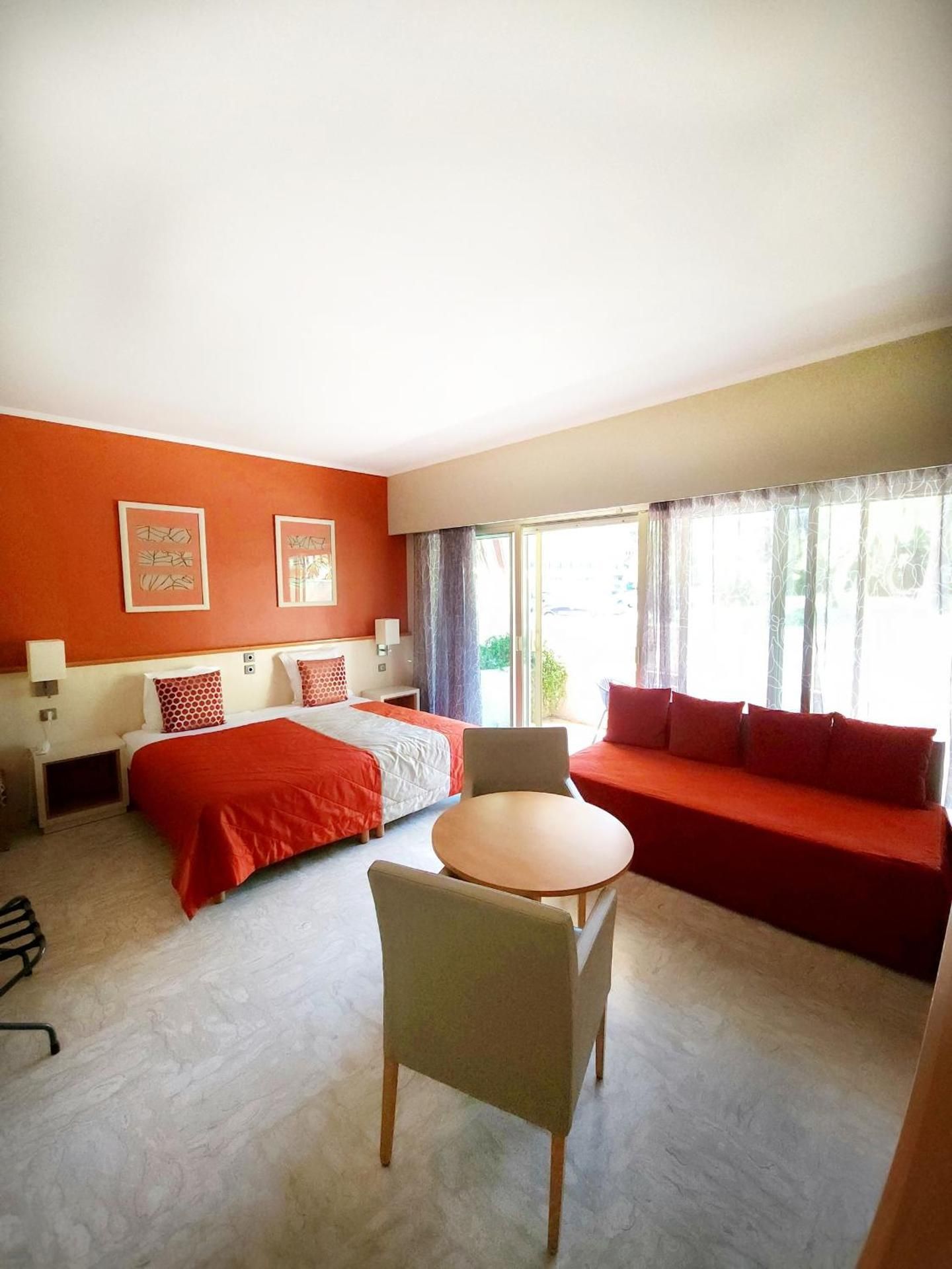 Grand Comfort Kitchenette