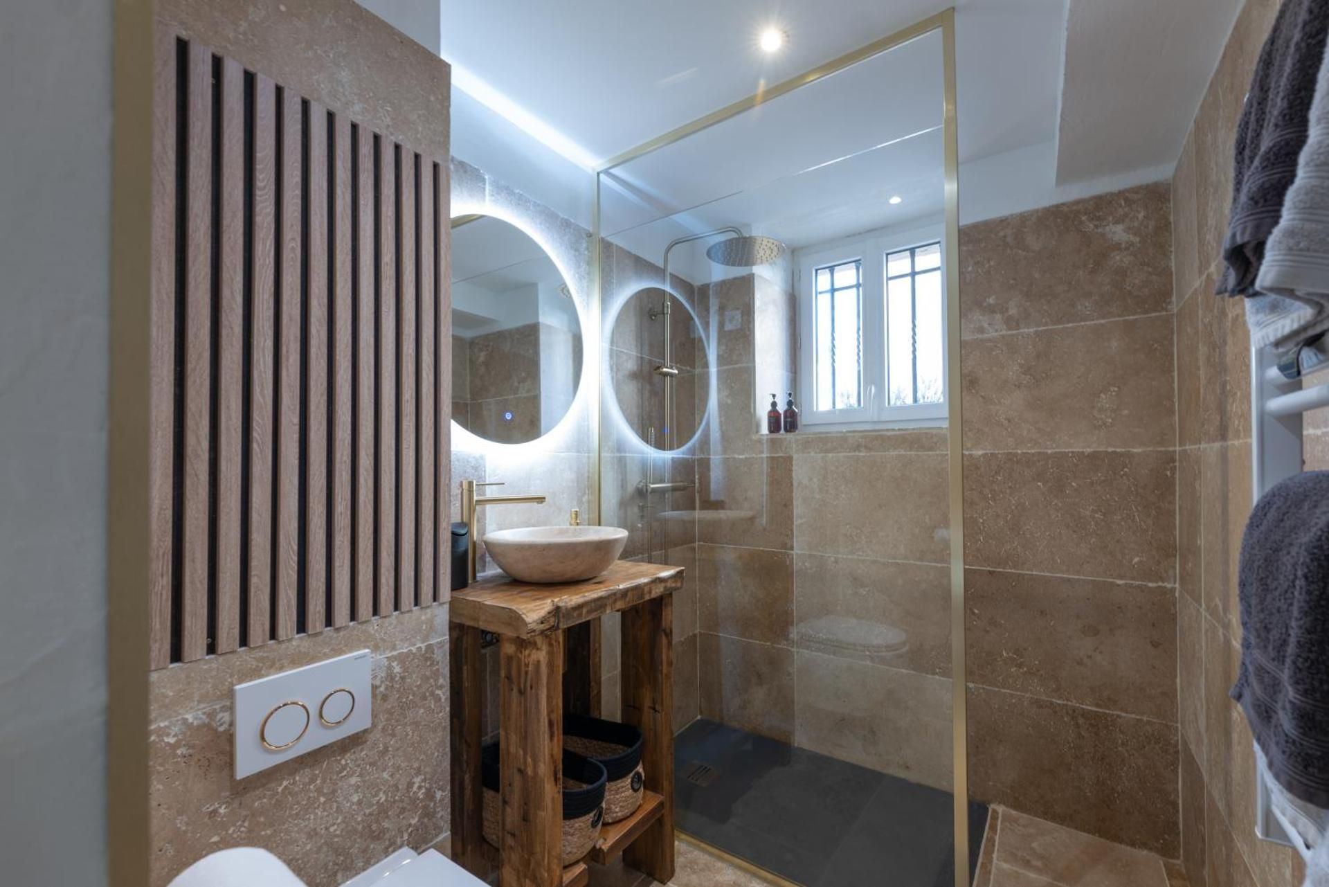 One-Bedroom Apartment with Balcony