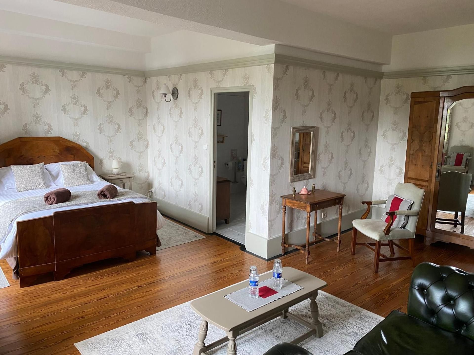Double Room with Private Bathroom