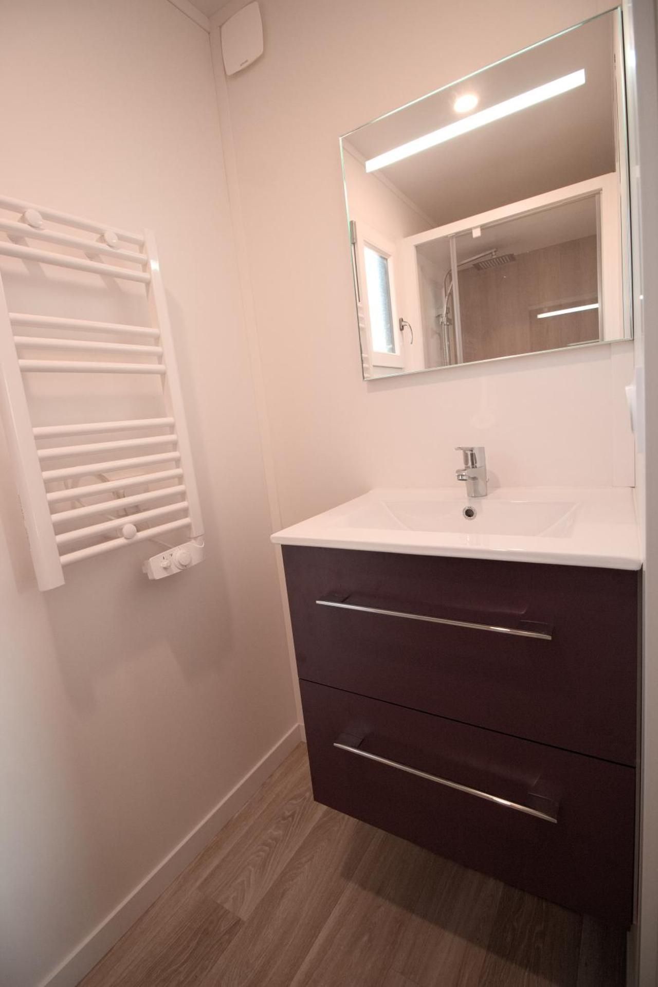 Les Logis de la Seugne One-Bedroom Chalet 2