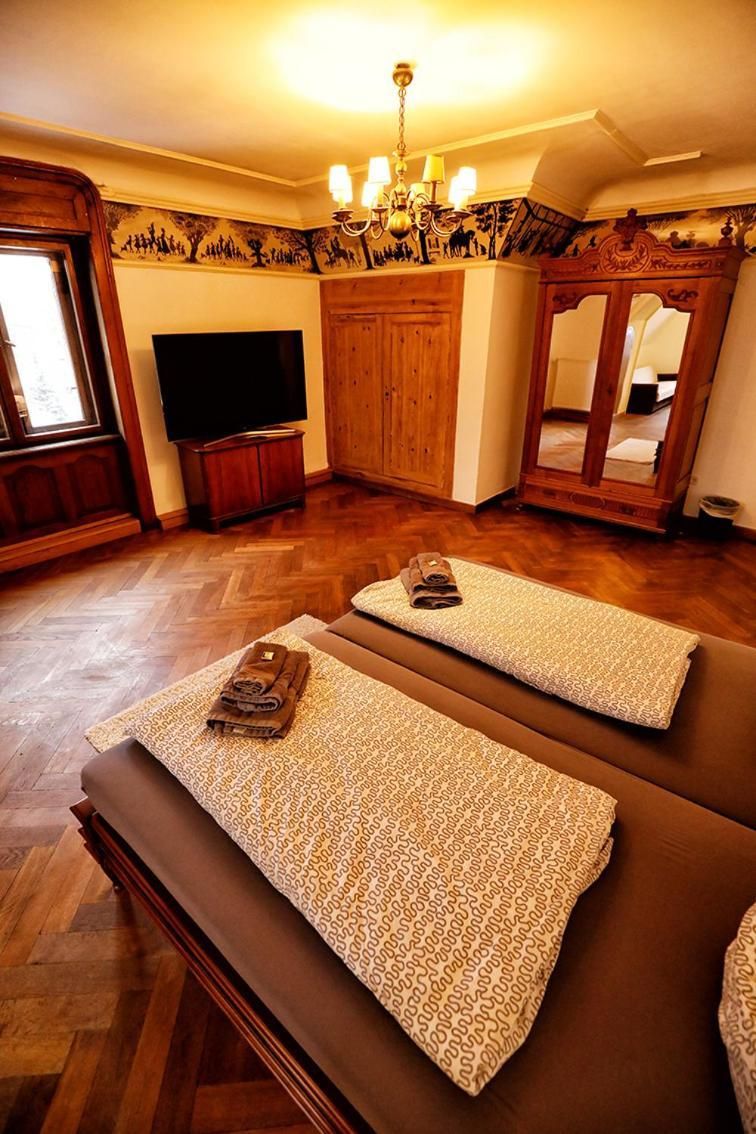 Deluxe King Suite