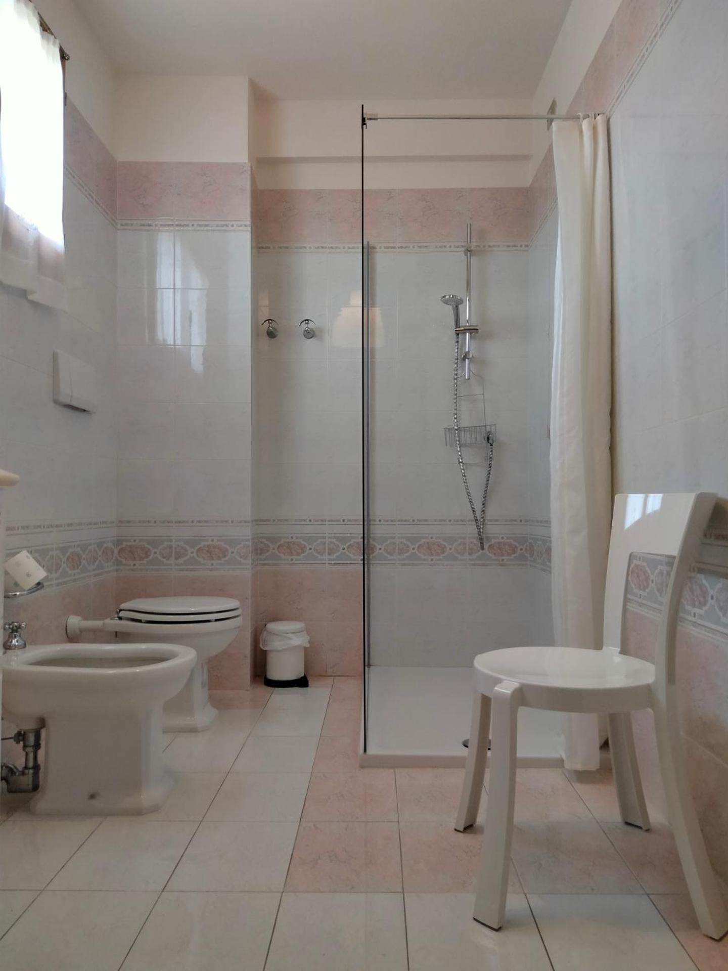 Large Double or Twin Room