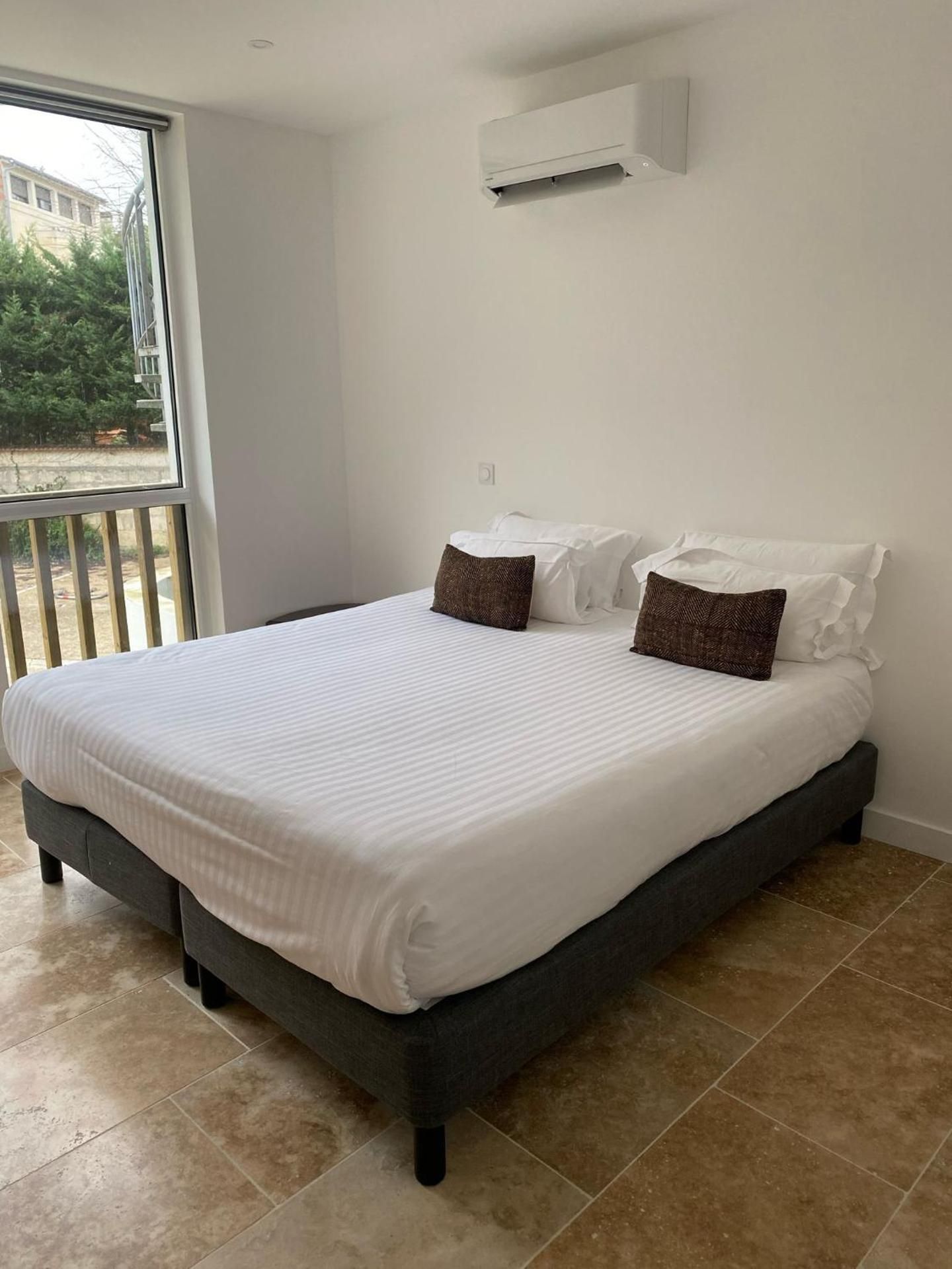 T3 Comfy with bathroom