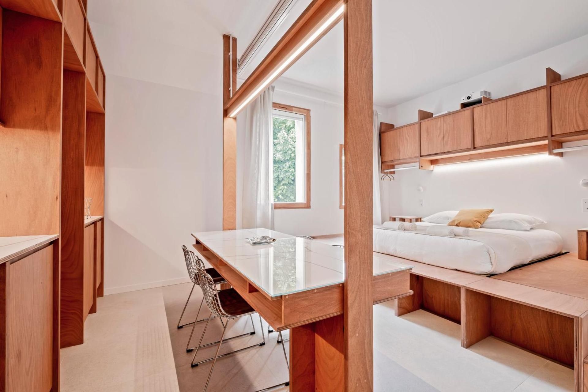 Two-Bedroom Deluxe Apartment with Balcony