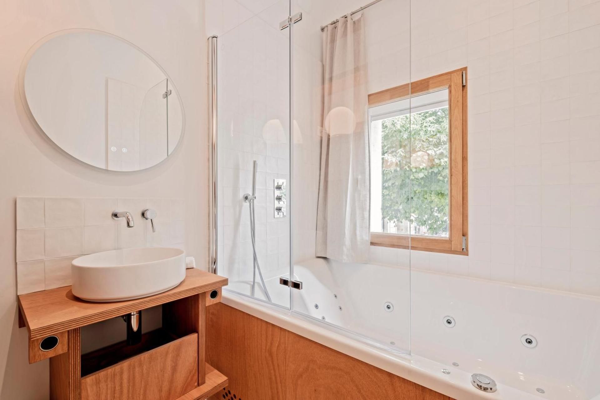 One-Bedroom Apartment with Spa Bath