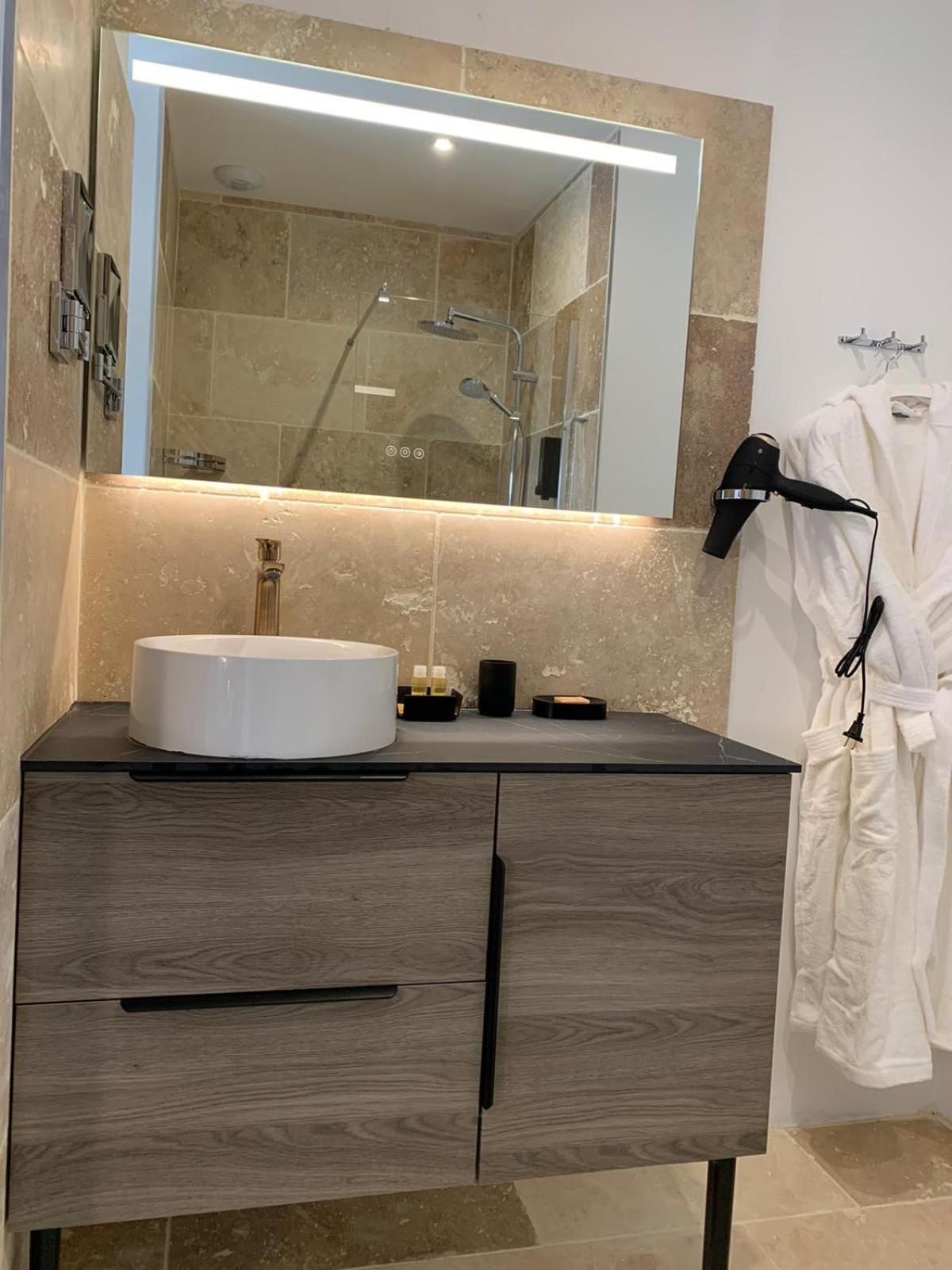 La Cabane D'Ambroise Deluxe Room 3