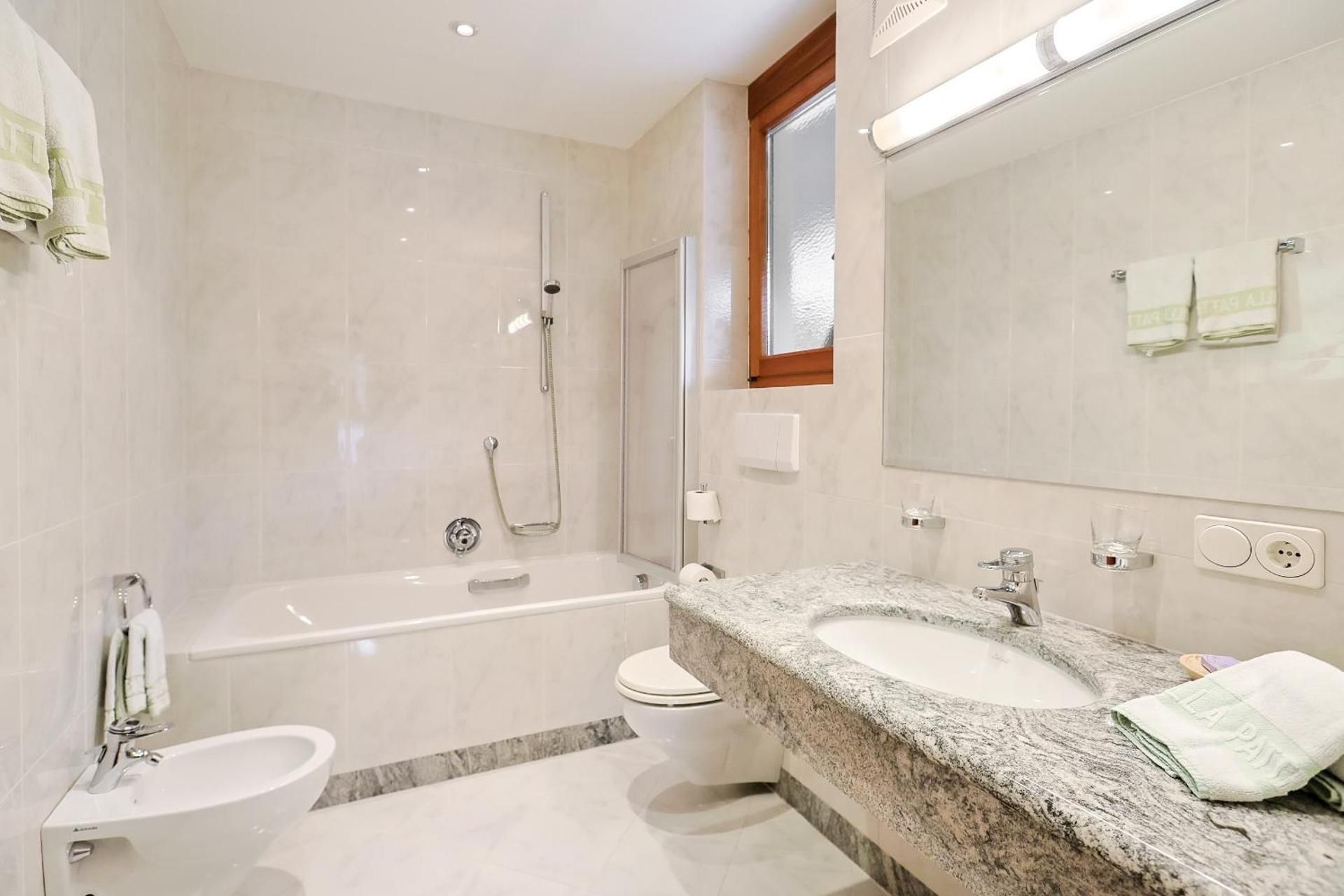 Triple Room with Private Bathroom