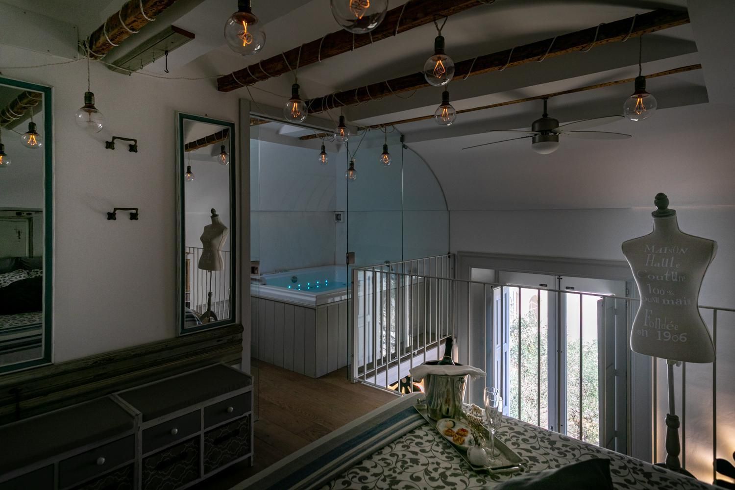 Queen Suite with Spa Bath