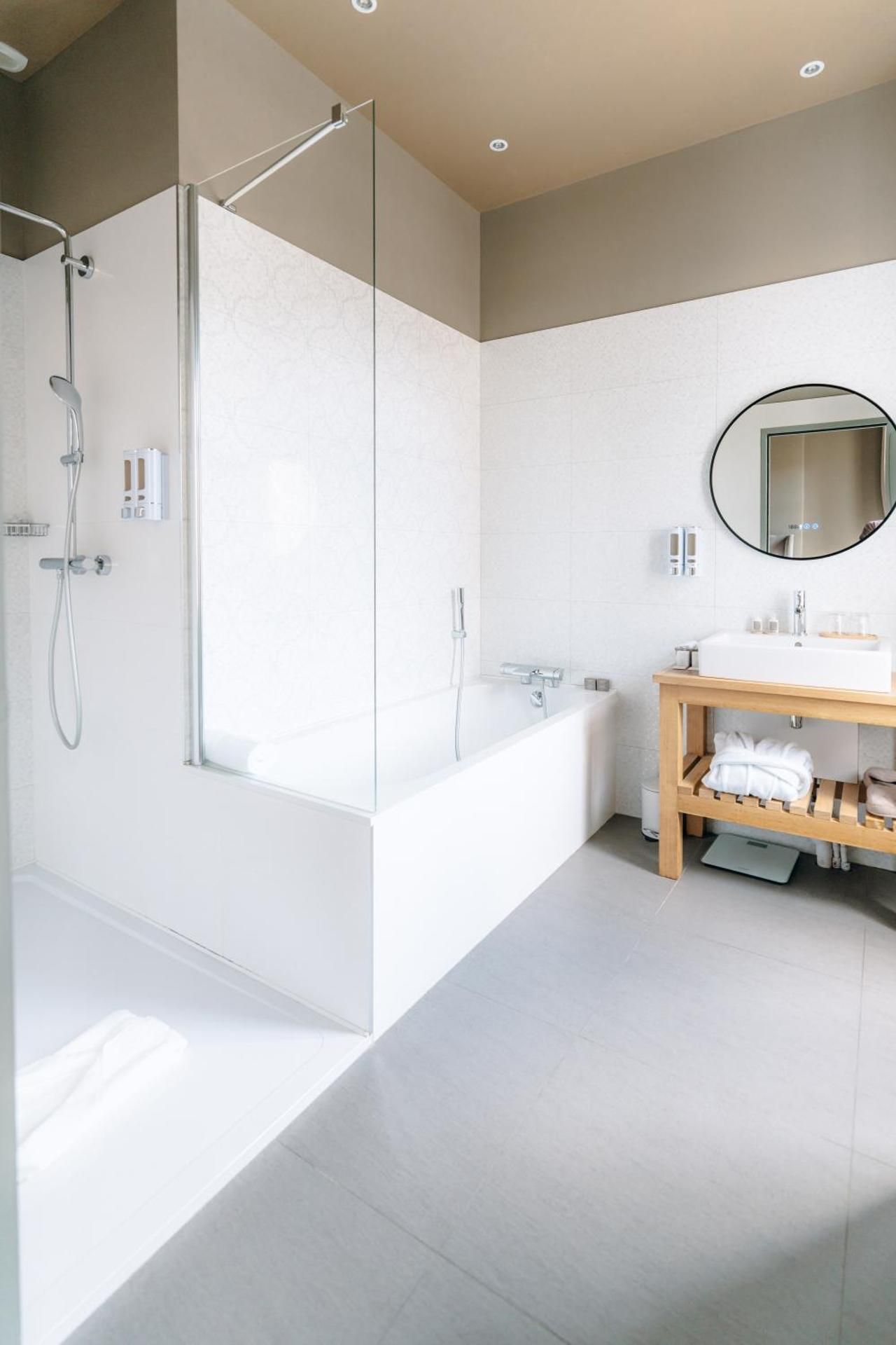 Le Clos d'Emile - Jardin Public Deluxe Double Room 3