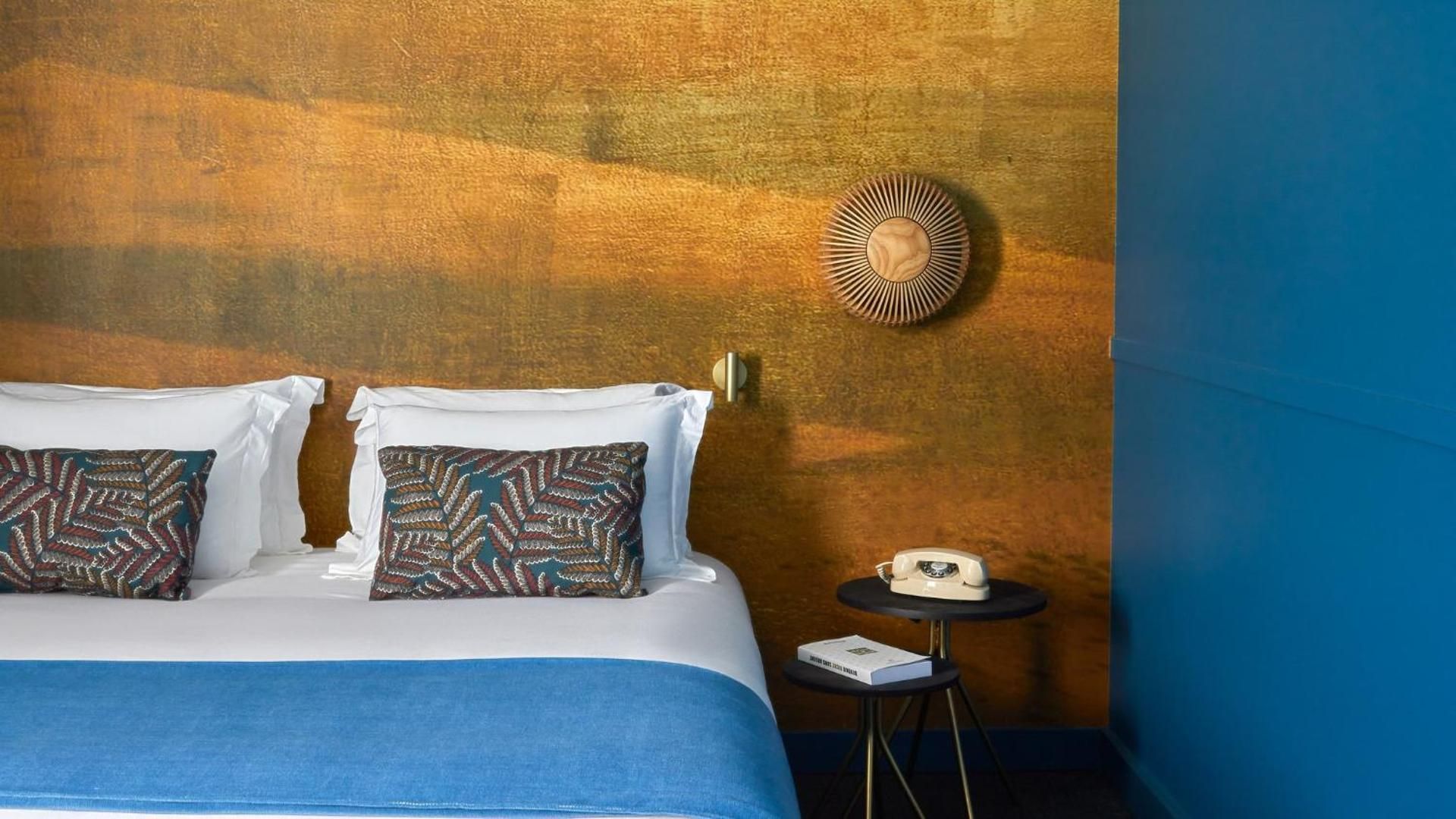 Standard King Room with City View