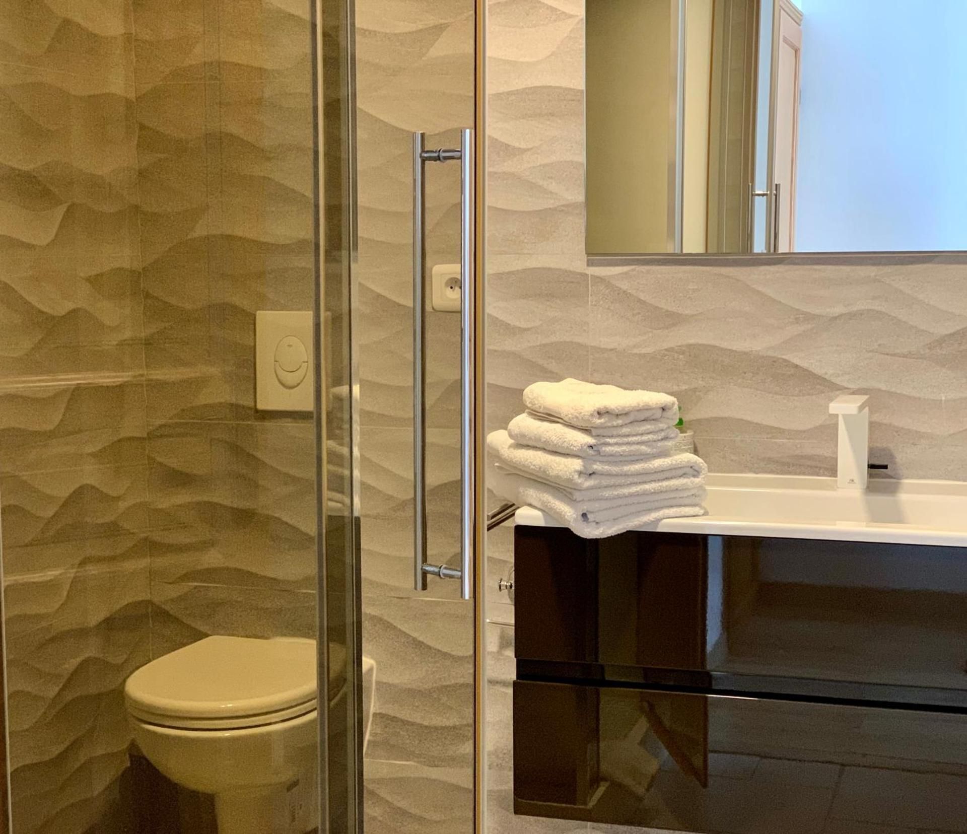 Deluxe Double Room 2