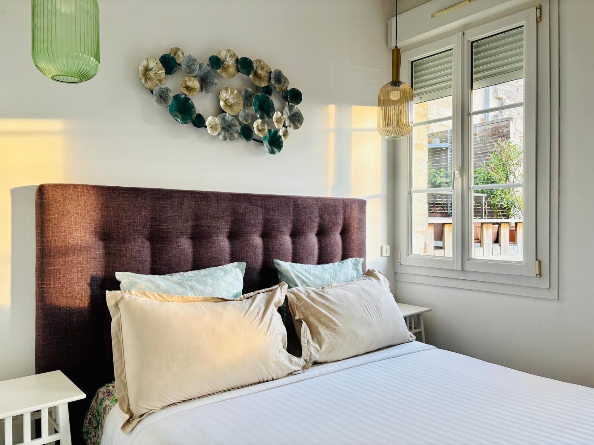 Double Room with City View 4