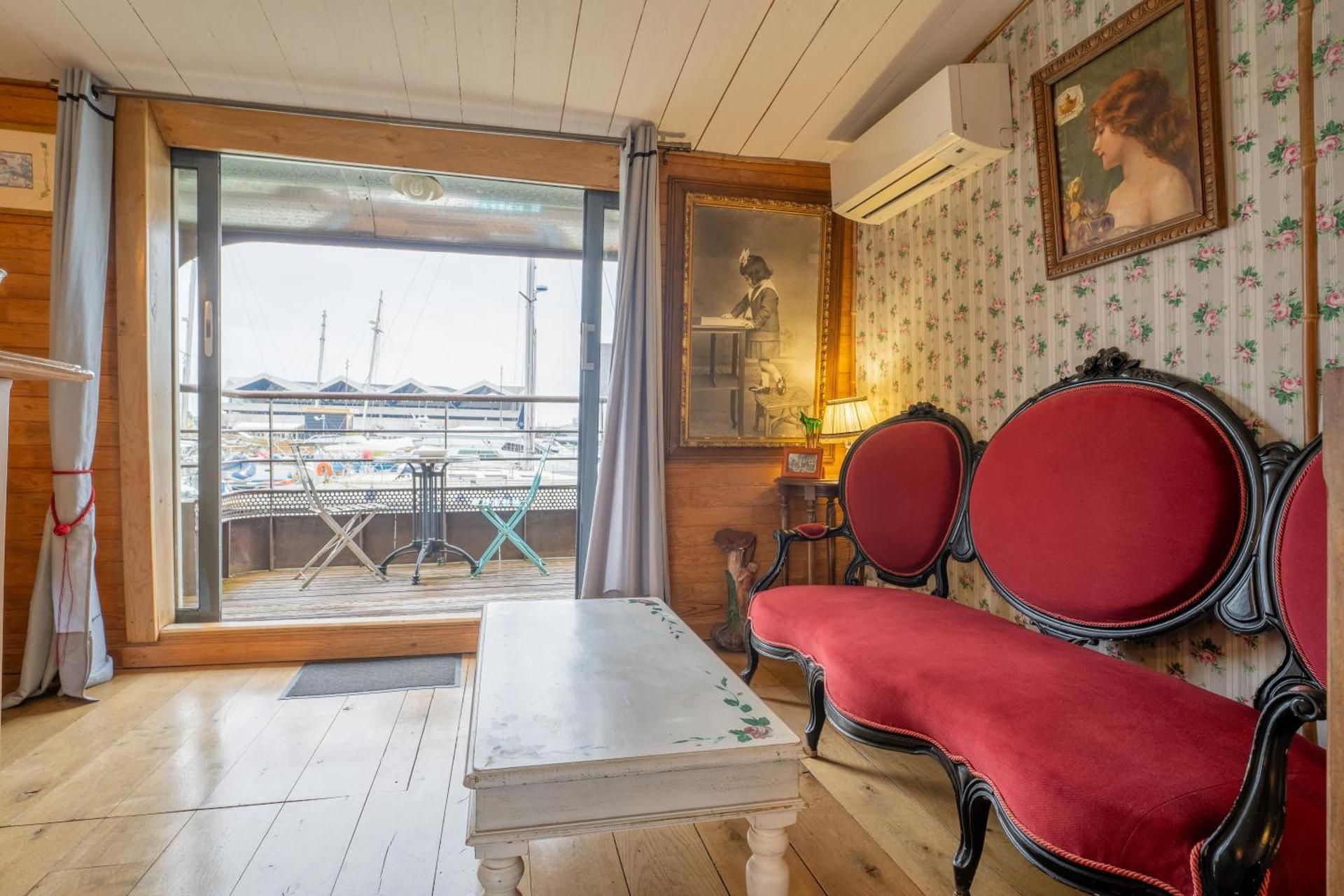 Apartment with Balcony