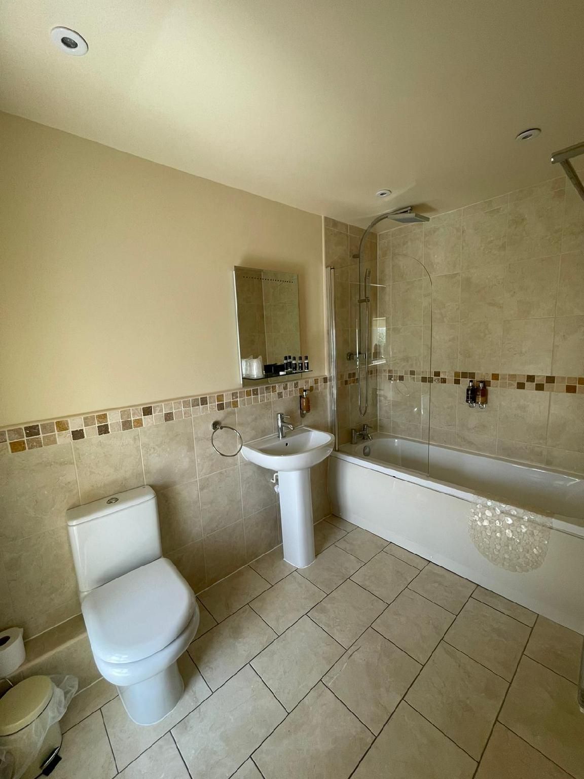 The Bedlinog Inn  Double room-King-Ensuite 3