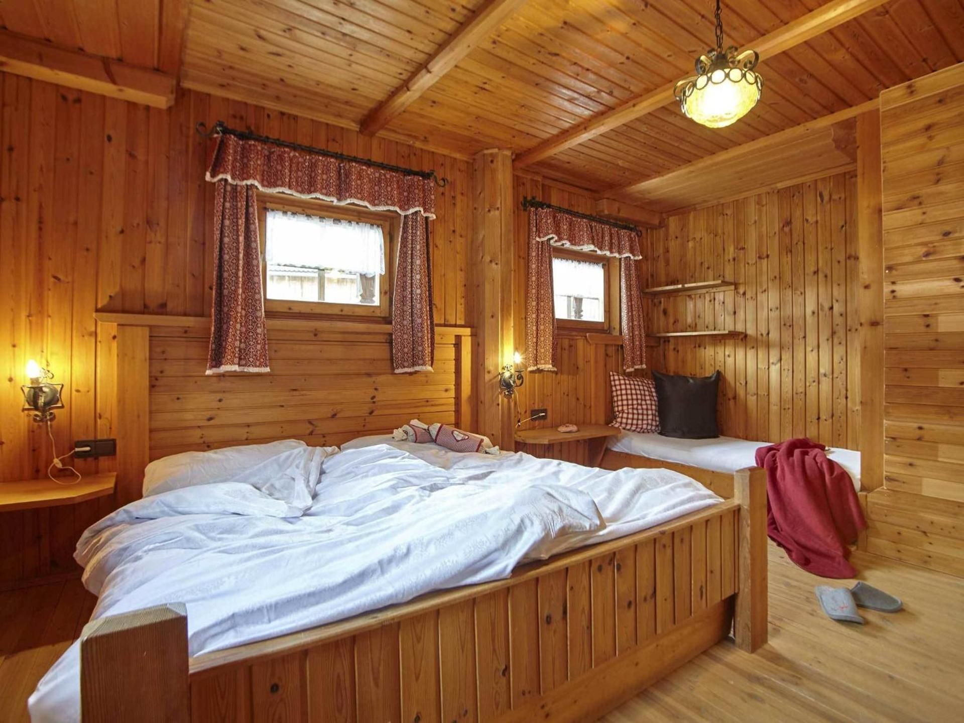 Two-Bedroom Apartment-Annex