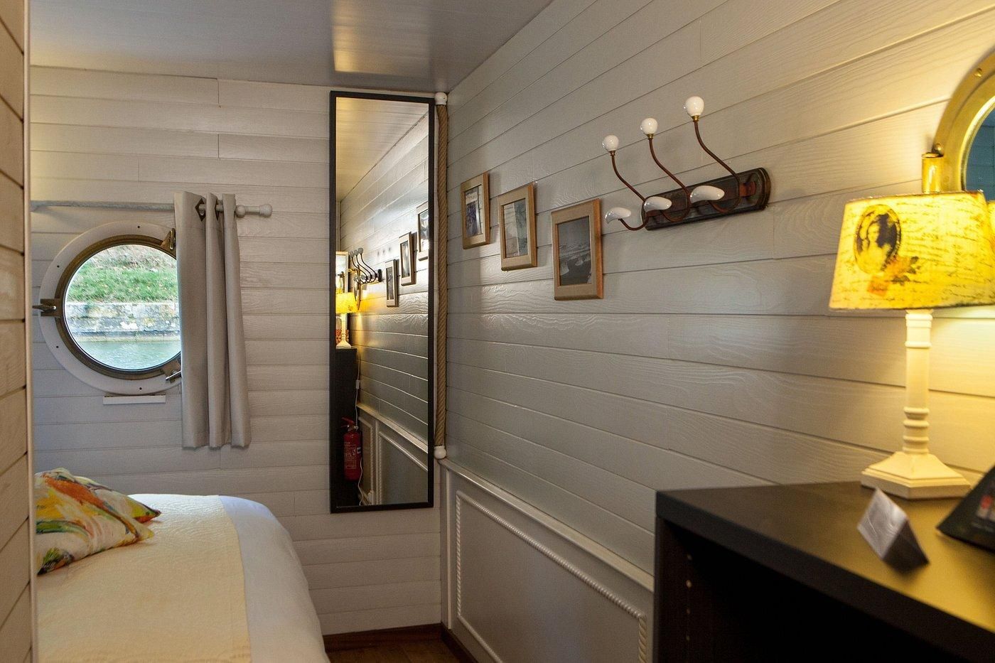 Double-Concorde-Confort-Douche-Vue sur le canal