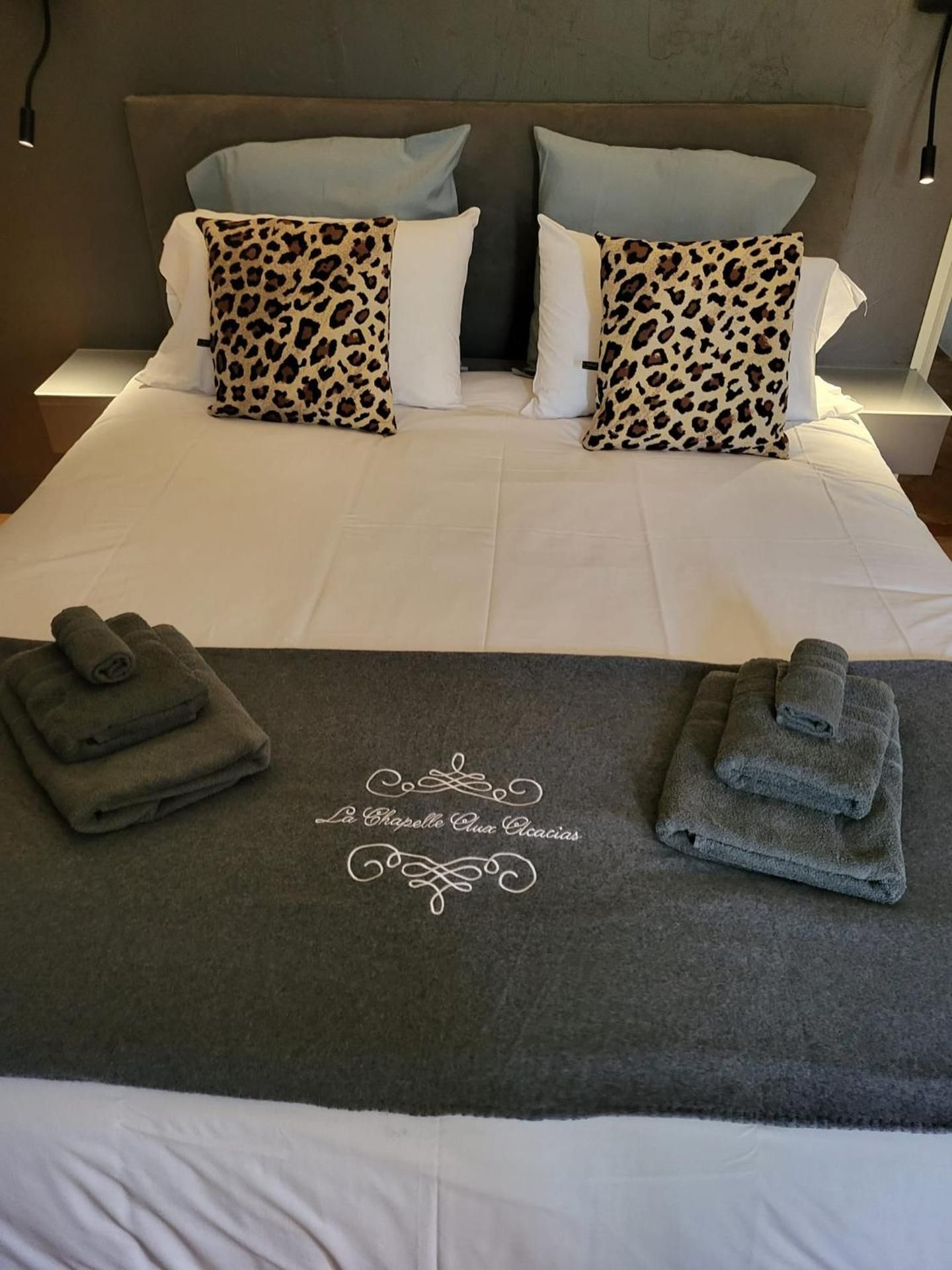 Standard Queen Room