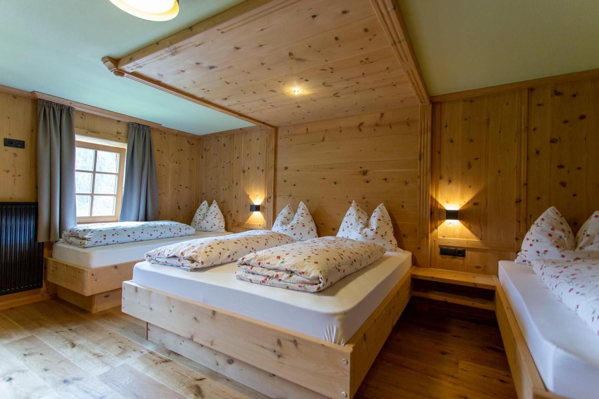 Quadruple Room with Mountain View