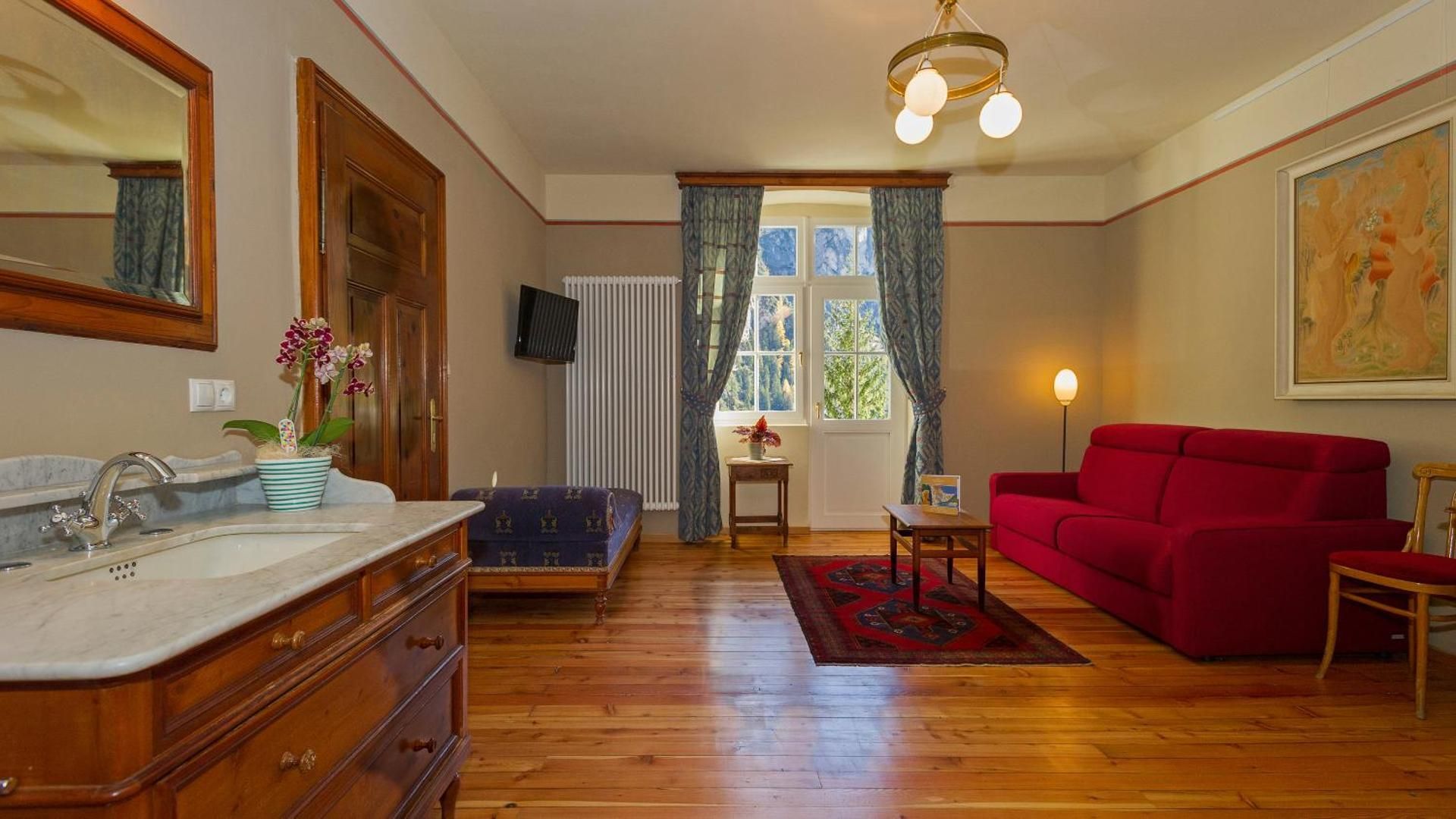 Suite with Lake View