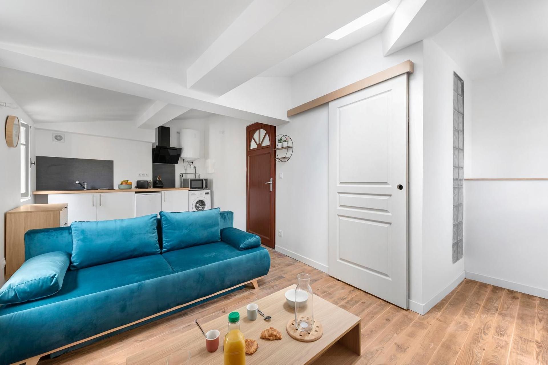 Studio with Sofa Bed