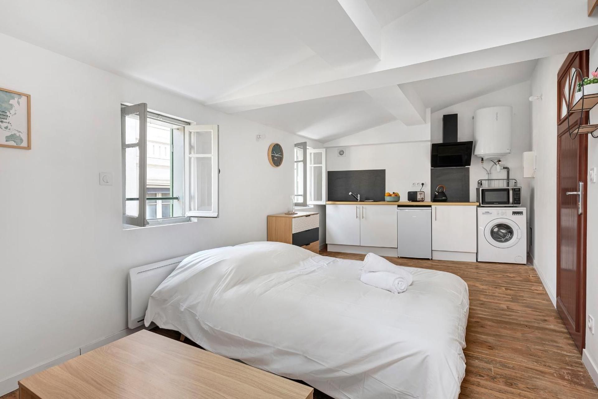 Studio with Sofa Bed