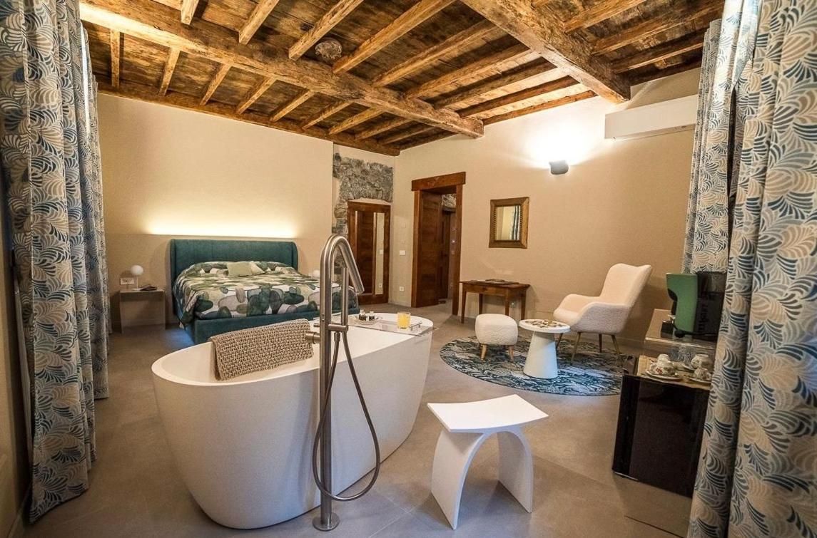 Deluxe Double Room with Bath