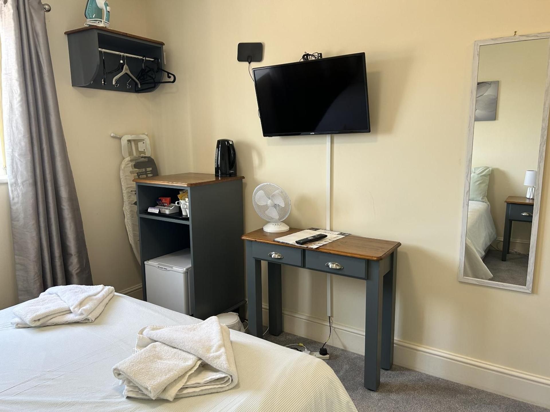 Halfway House Inn Country Lodge Standard Double Room 3