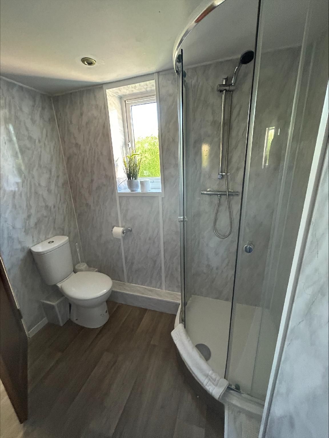 Halfway House Inn Country Lodge Premium Family Room 3