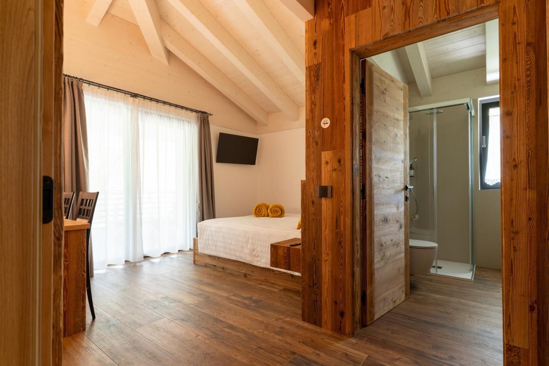 Double Room with Mountain View