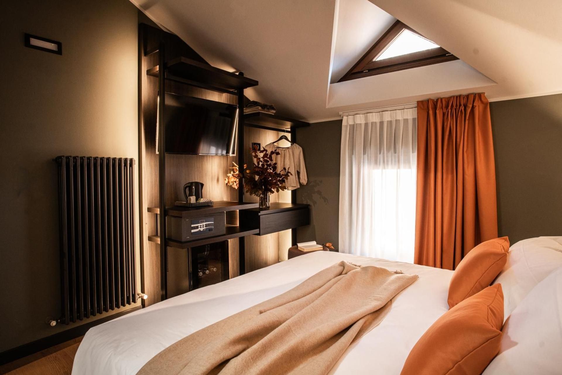 Deluxe Double or Twin Room